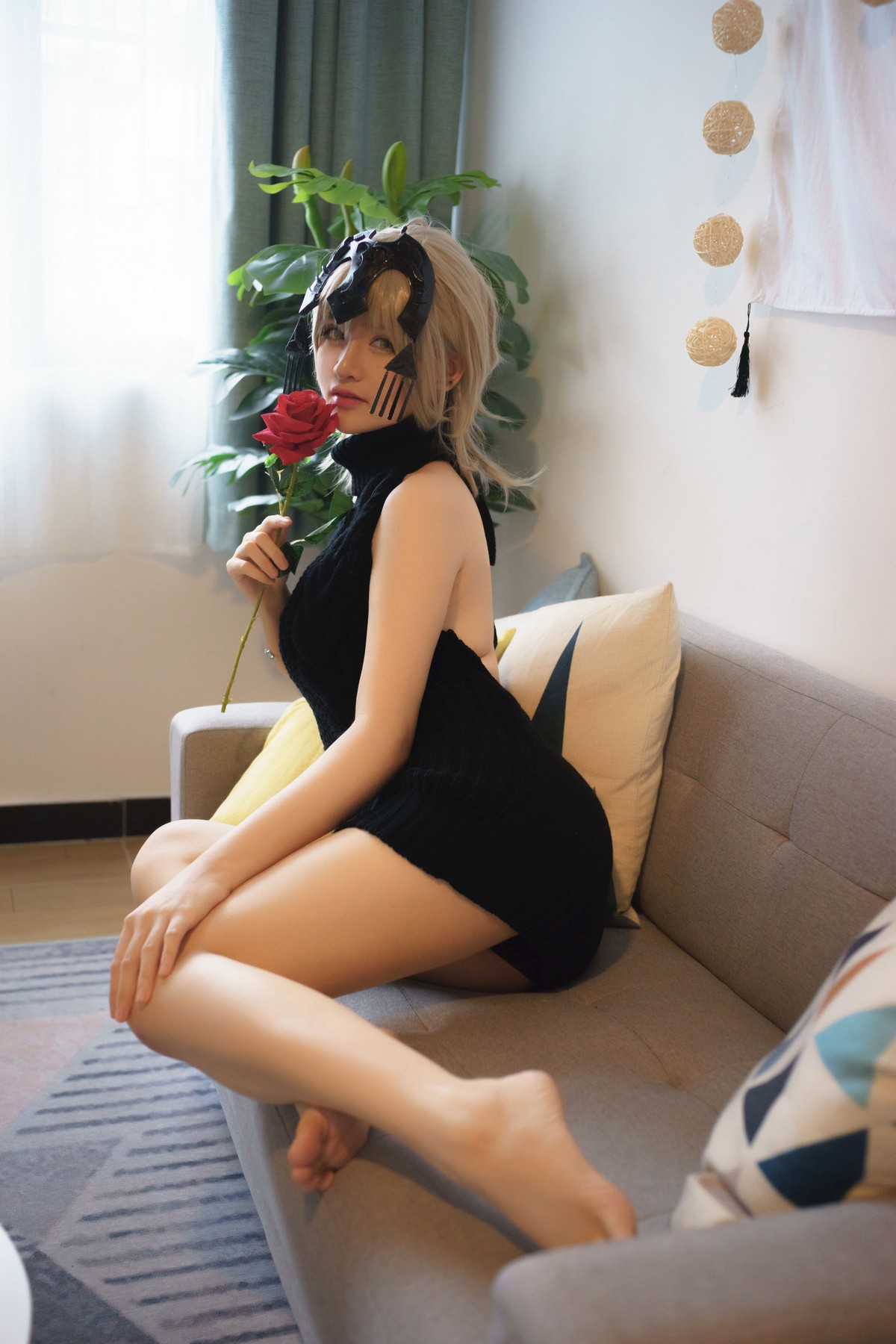 xgyw.top_网络美女前羽Fate one主题户外泳池比基尼等多套服饰系列秀完美身材诱惑写真55P