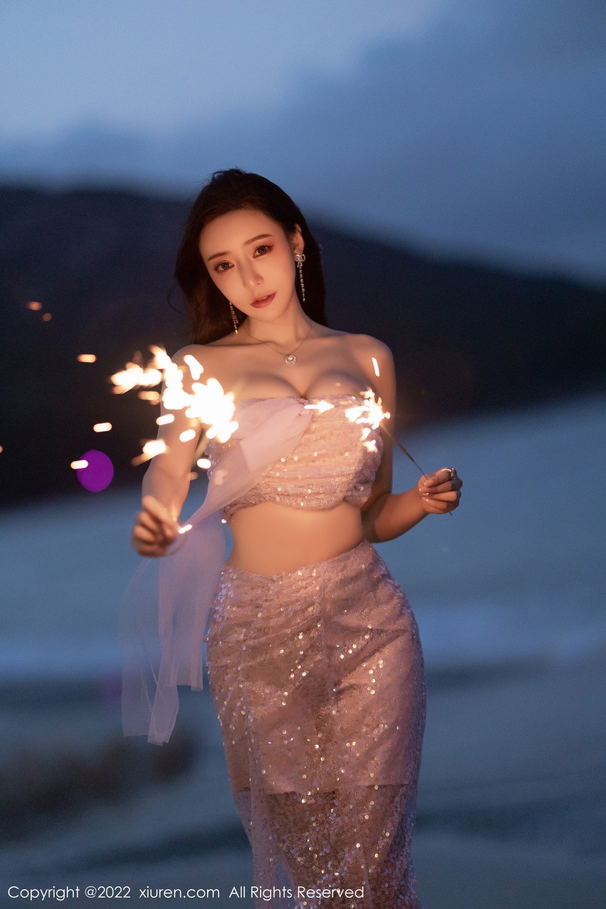 xgyw.top_XiuRen第5161期_女神王馨瑶yanni厦门旅拍黑色轻透内衣配黑丝吊袜完美诱惑写真90P