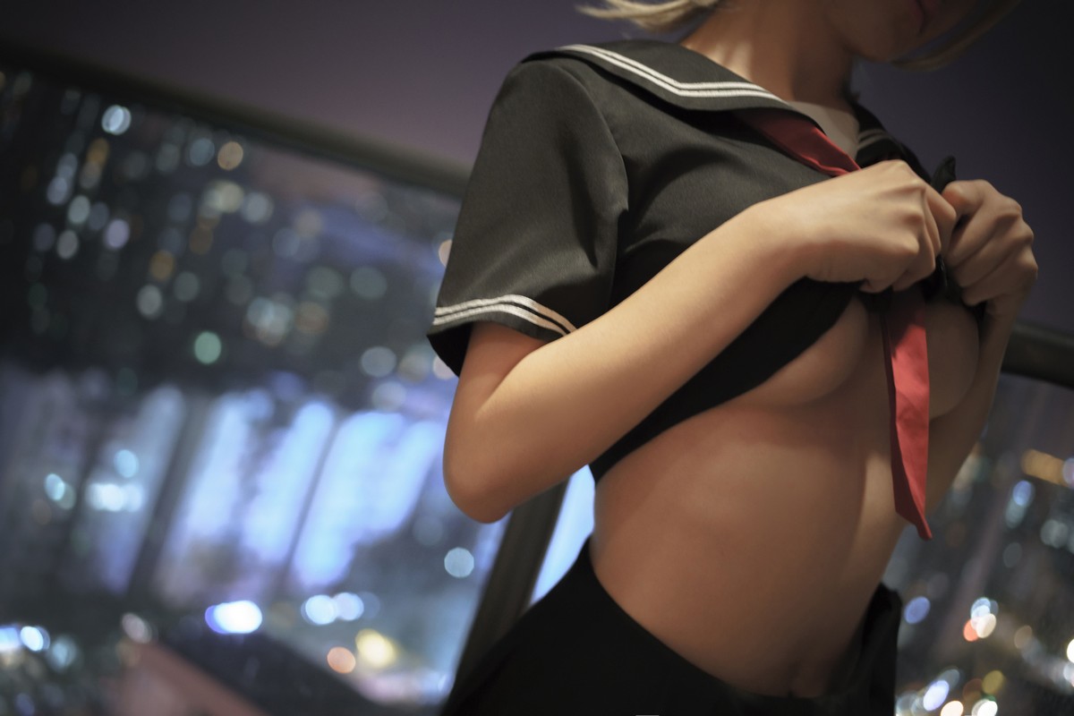 xgyw.top_网络美女前羽Fate one主题户外泳池比基尼等多套服饰系列秀完美身材诱惑写真55P