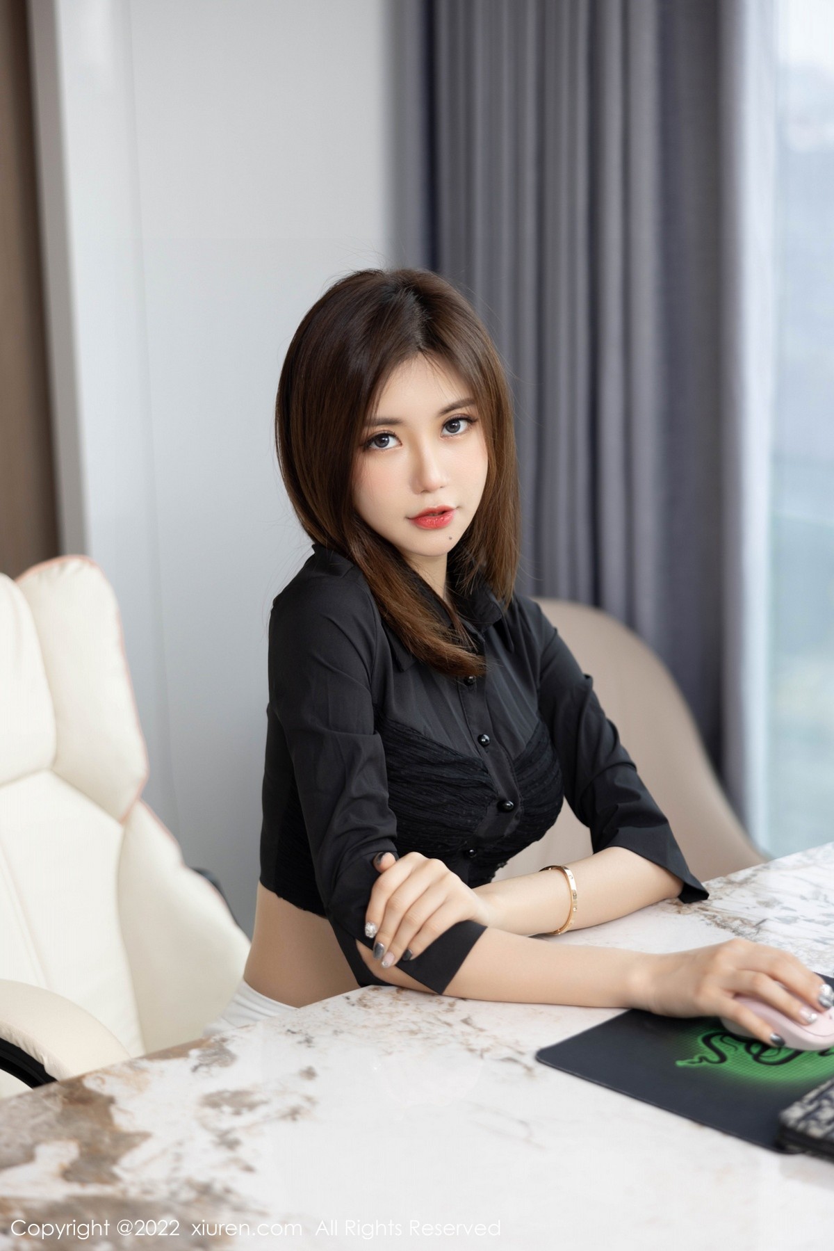 xgyw.top_XiuRen第5160期_女神绮里嘉ula海南心愿旅拍半脱露黑色内衣配超薄肉丝诱惑写真81P