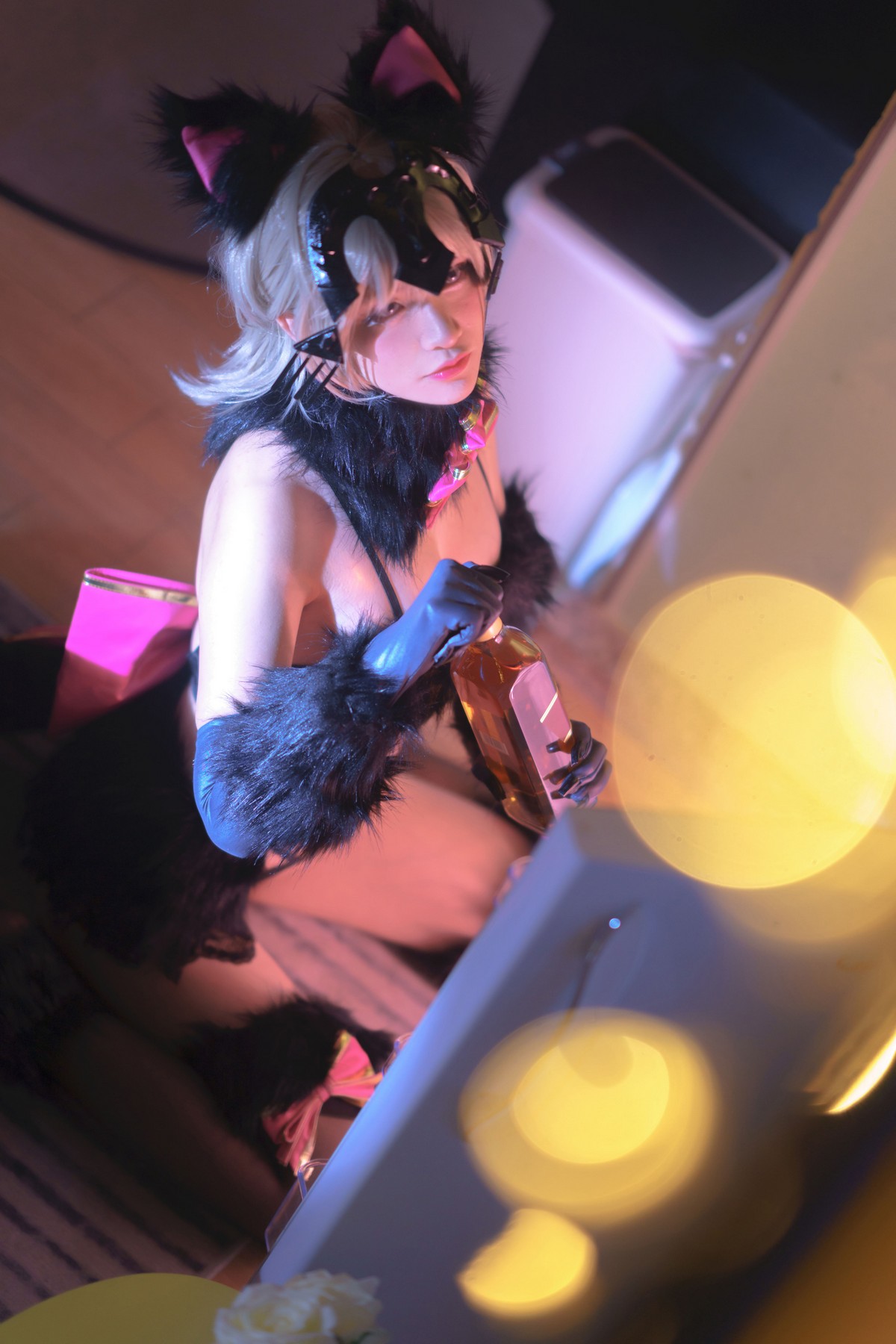 xgyw.top_网络美女前羽Fate one主题户外泳池比基尼等多套服饰系列秀完美身材诱惑写真55P