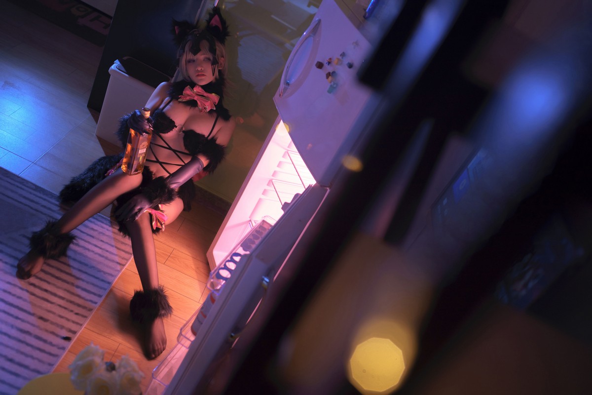xgyw.top_网络美女前羽Fate one主题户外泳池比基尼等多套服饰系列秀完美身材诱惑写真55P