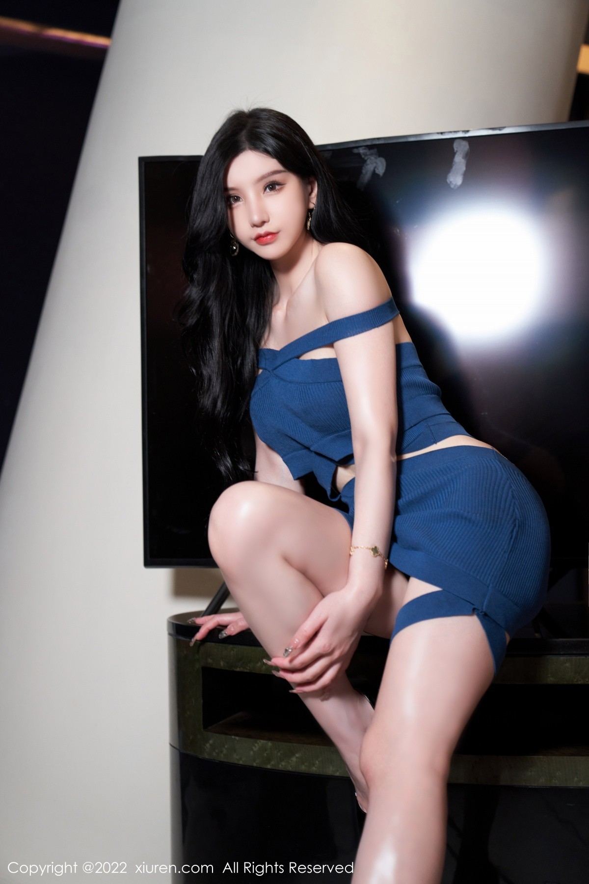 xgyw.top_XiuRen第5158期_女神周于希Sally私房性感露肩抹胸服饰半脱秀完美身材诱惑写真64P