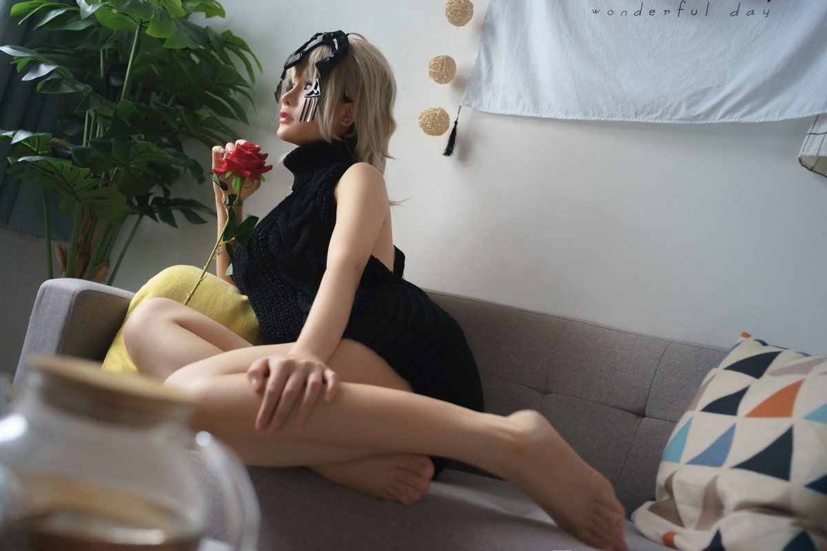 xgyw.top_网络美女前羽Fate one主题户外泳池比基尼等多套服饰系列秀完美身材诱惑写真55P