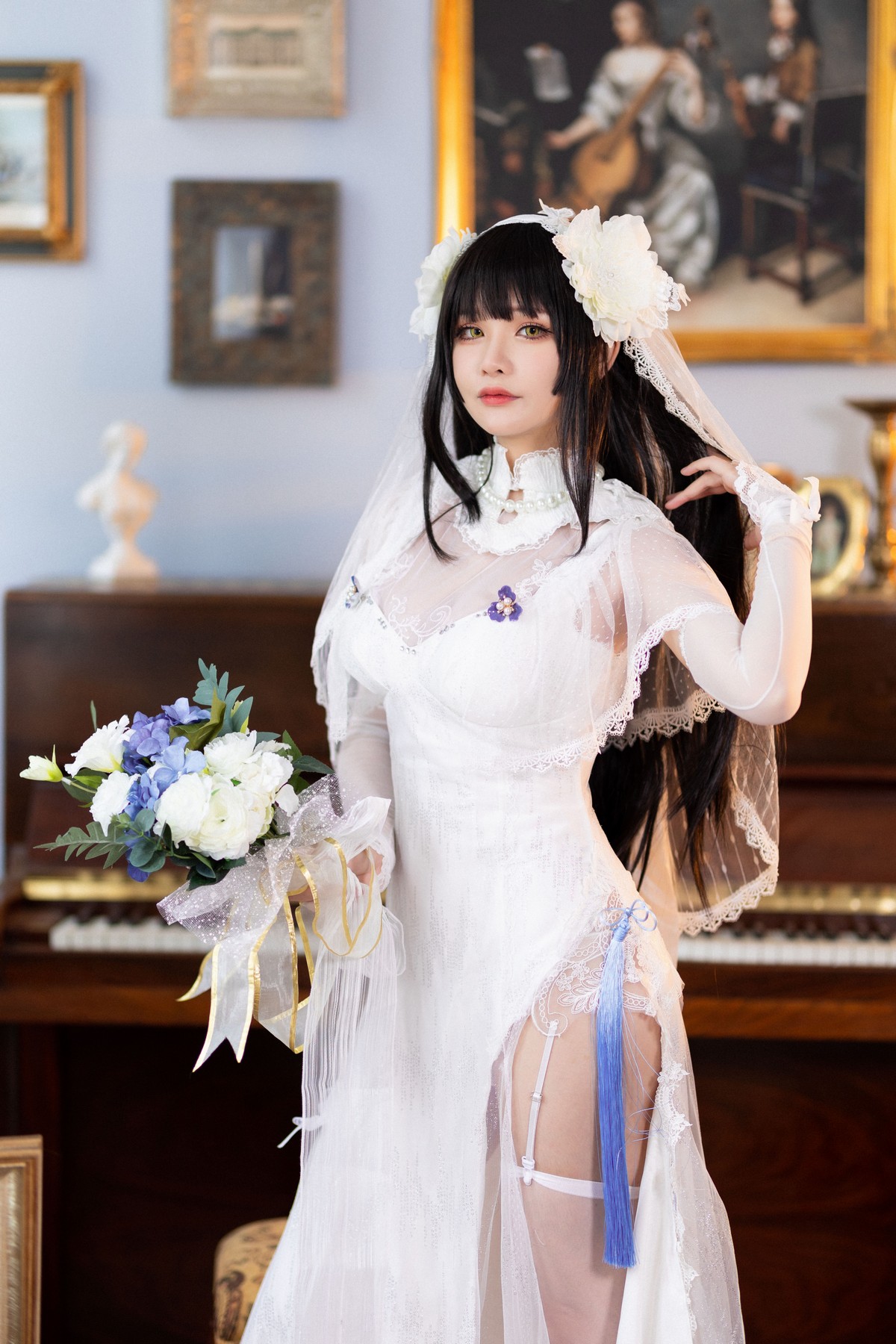 xgyw.top_网络美女前羽燕尔新婚主题私房性感白色薄透婚纱配白丝吊袜秀翘臀美腿诱惑写真30P