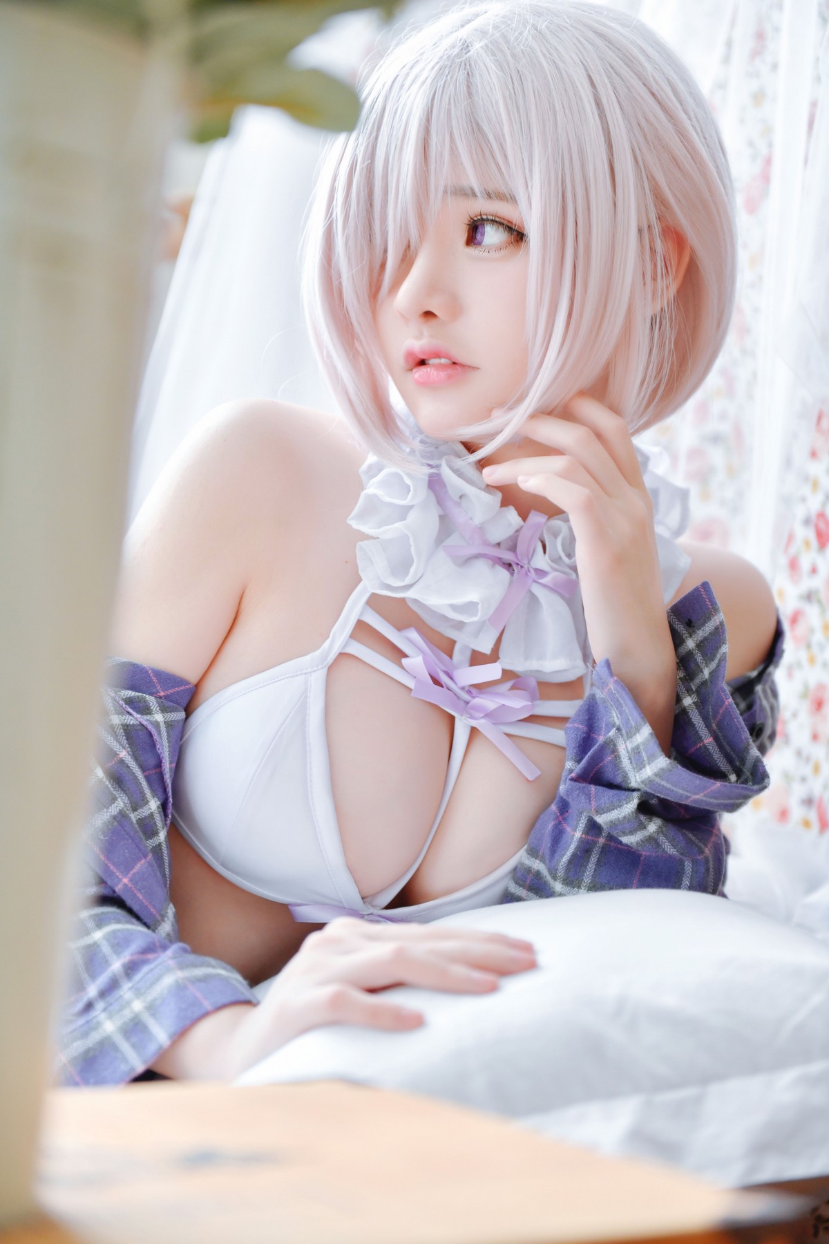 xgyw.top_网络美女前羽Fate one主题户外泳池比基尼等多套服饰系列秀完美身材诱惑写真55P