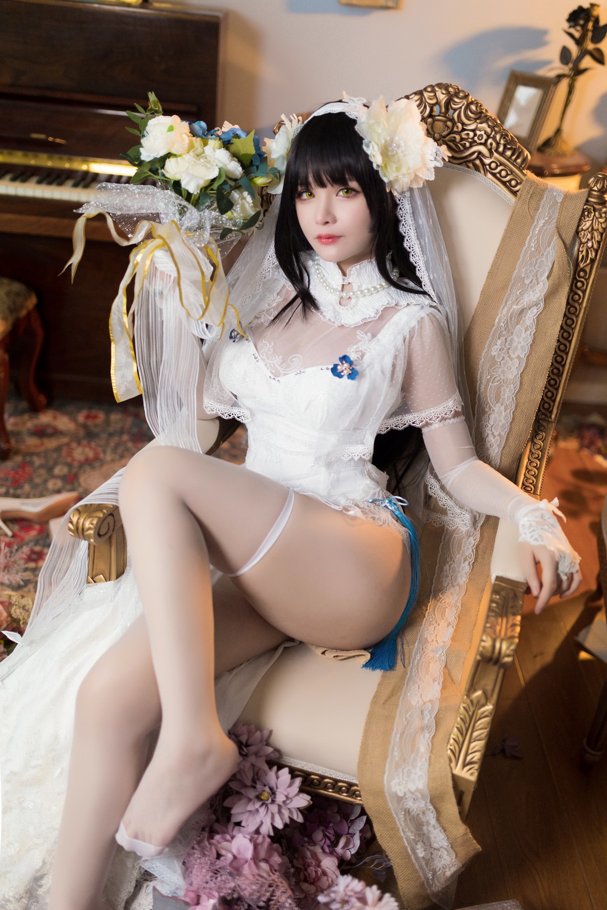 xgyw.top_网络美女前羽燕尔新婚主题私房性感白色薄透婚纱配白丝吊袜秀翘臀美腿诱惑写真30P