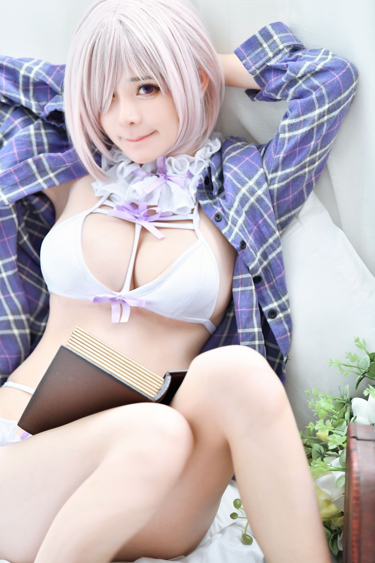 xgyw.top_网络美女前羽Fate one主题户外泳池比基尼等多套服饰系列秀完美身材诱惑写真55P
