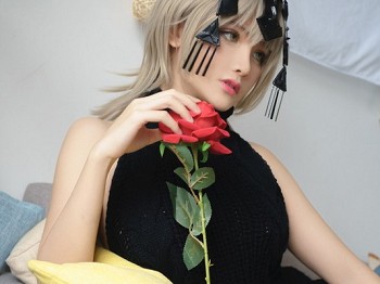 网络青春美女前羽Fate one主题户外泳池内衣等多套服饰系列秀完美身材骚扰写真55P
