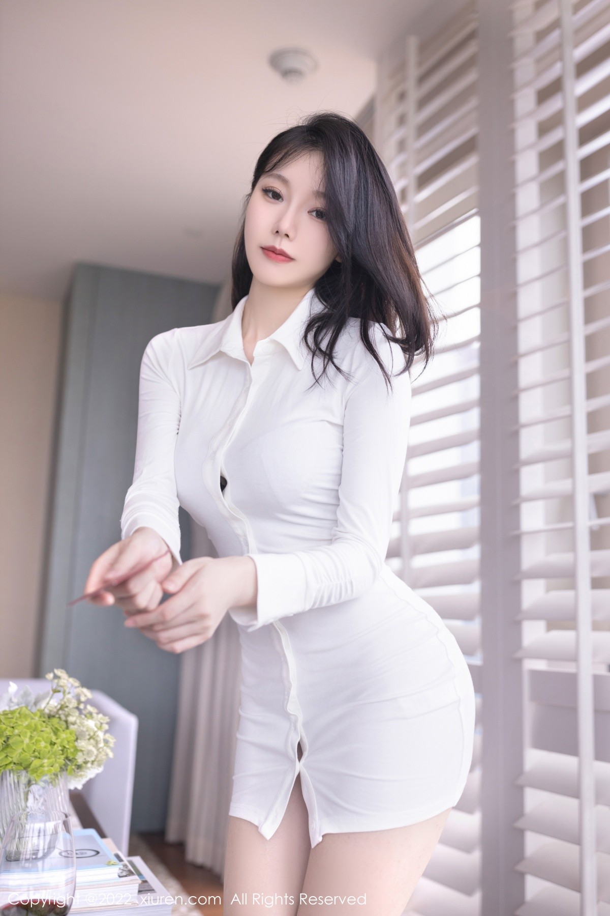 xgyw.top_XiuRen第5170期_模特安然anran广州-云南旅拍简约白色衣半脱秀完美身材诱惑写真80P