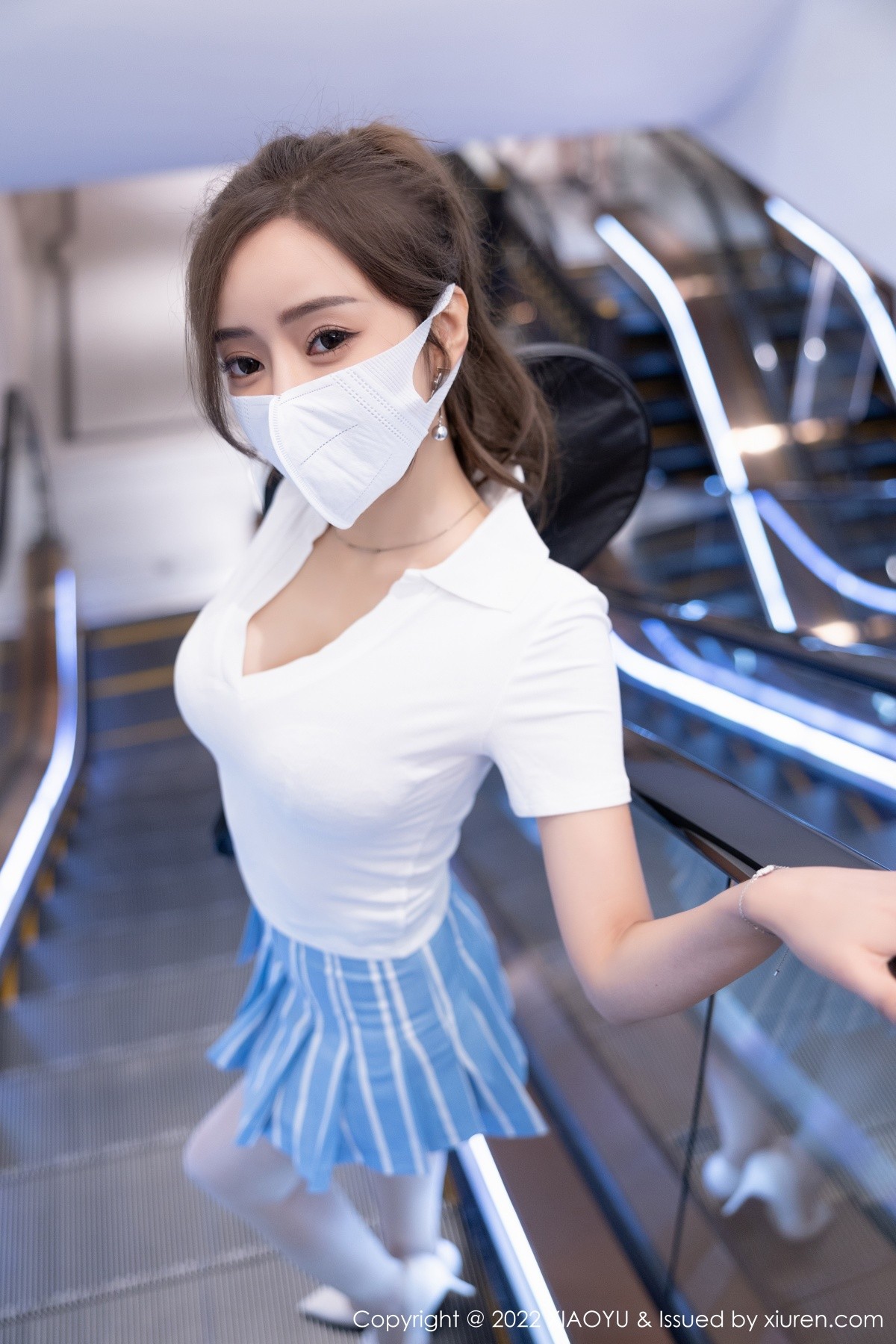 xgyw.top_[XiaoYu画语界]Vol.803_女神王馨瑶yanni白上衣配短裙半脱露蕾丝内衣超薄肉丝诱惑写真90P
