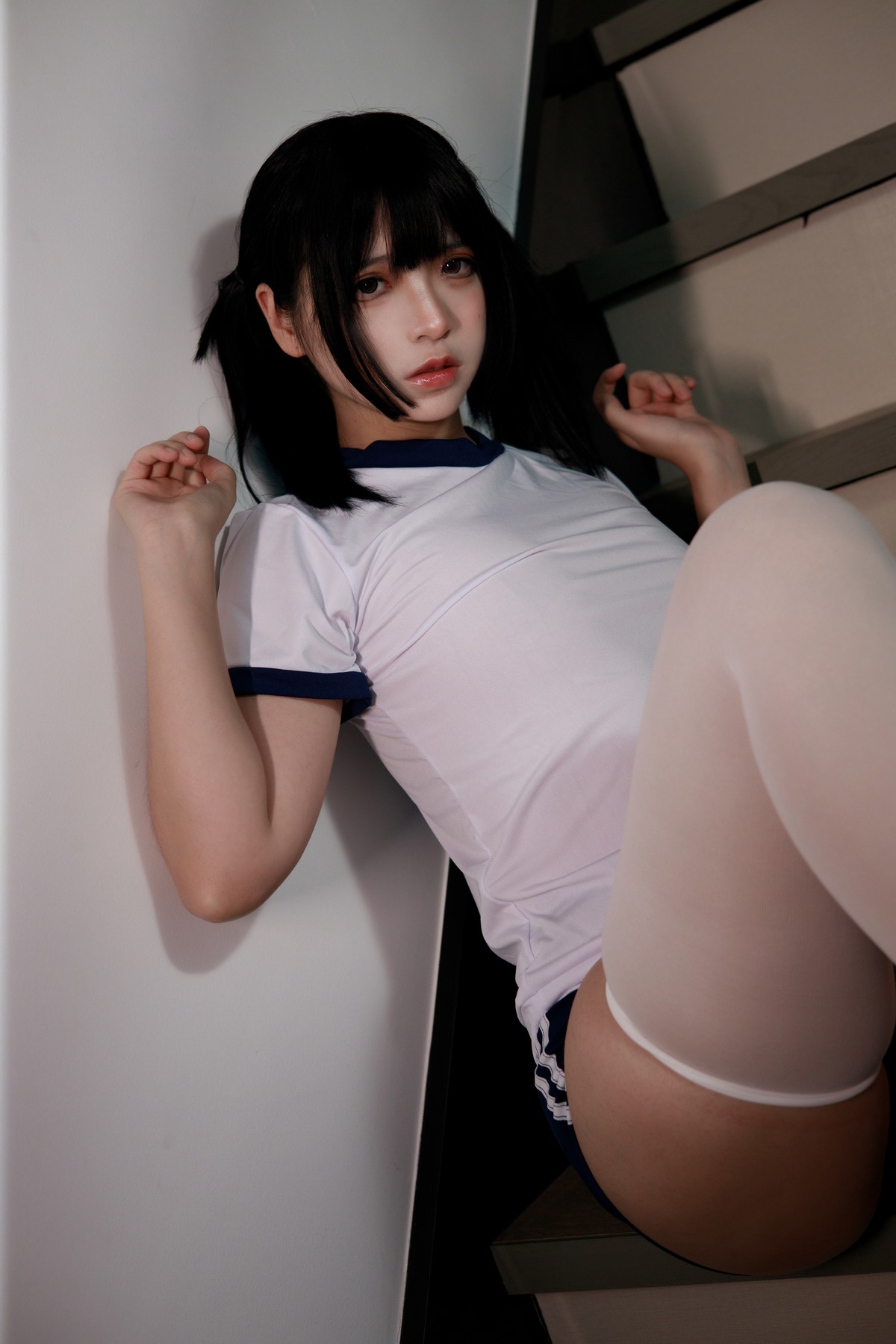 xgyw.top_网络美女疯猫ss白色情人节福袋体操服主题性感运动服配白丝袜秀美腿诱惑写真41P