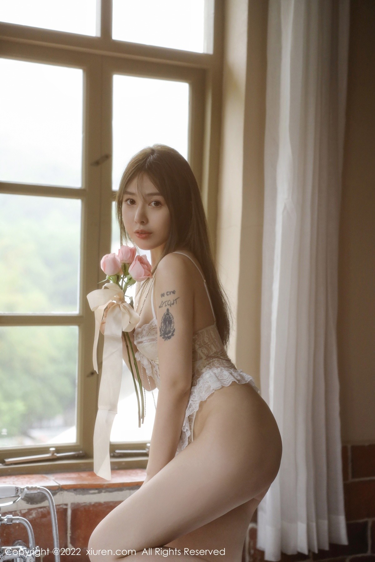 xgyw.top_XiuRen第5175期_女神Evelyn艾莉杭州旅拍私房米色轻透薄纱秀惹火身材诱惑写真43P