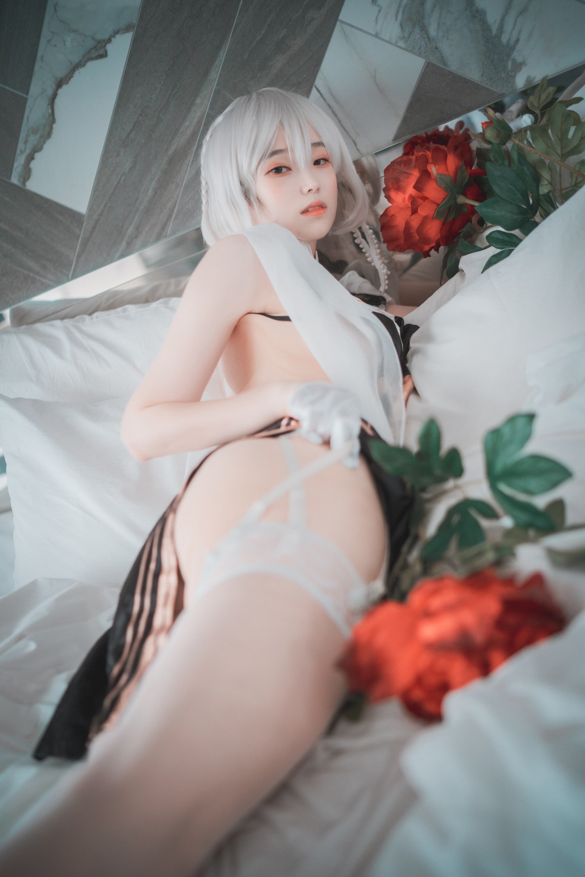 xgyw.top_[DJAWA]No.108_模特Bambi_Azur Lane HMS Sirius主题性感服饰配蕾丝吊袜诱惑写真73P