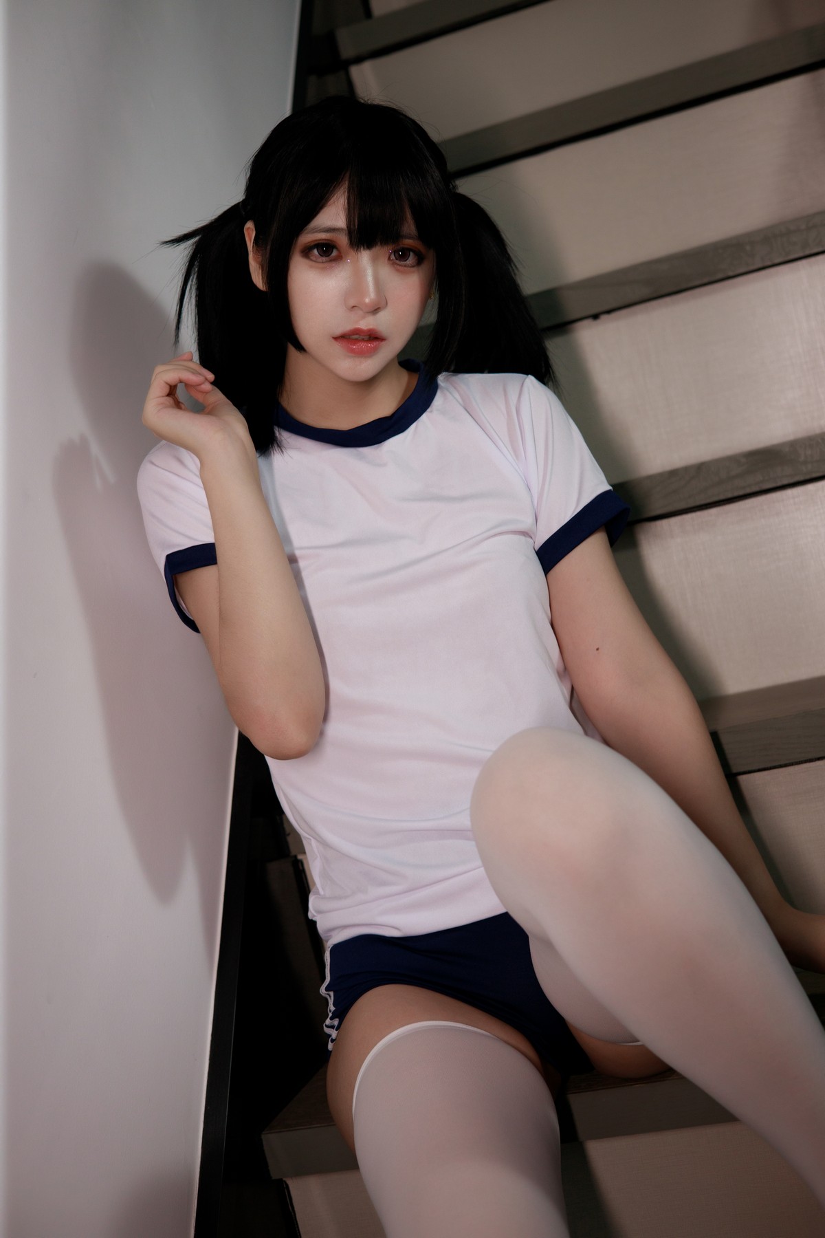 xgyw.top_网络美女疯猫ss白色情人节福袋体操服主题性感运动服配白丝袜秀美腿诱惑写真41P