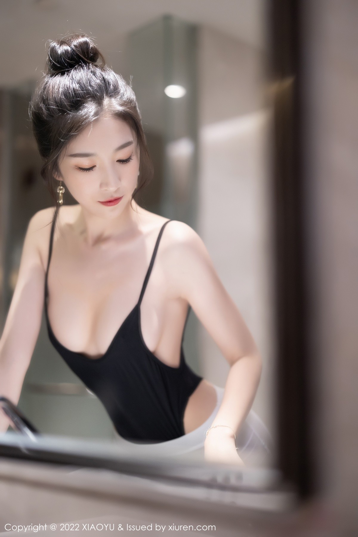 xgyw.top_[XiaoYu画语界]Vol.804_模特林乐一私房性感黑色吊带配白色短裙露蕾丝袜极致魅惑写真81P