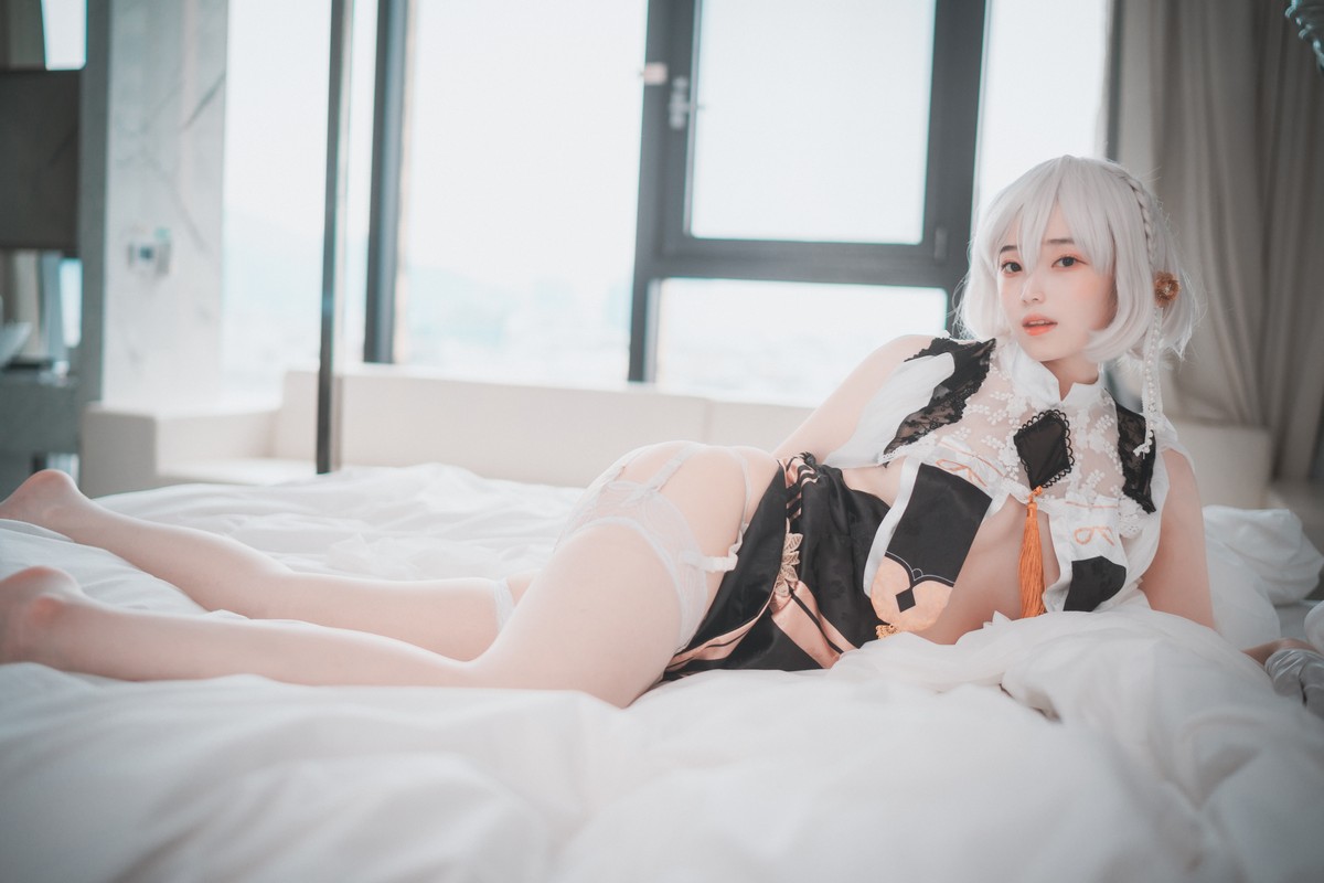 xgyw.top_[DJAWA]No.108_模特Bambi_Azur Lane HMS Sirius主题性感服饰配蕾丝吊袜诱惑写真73P