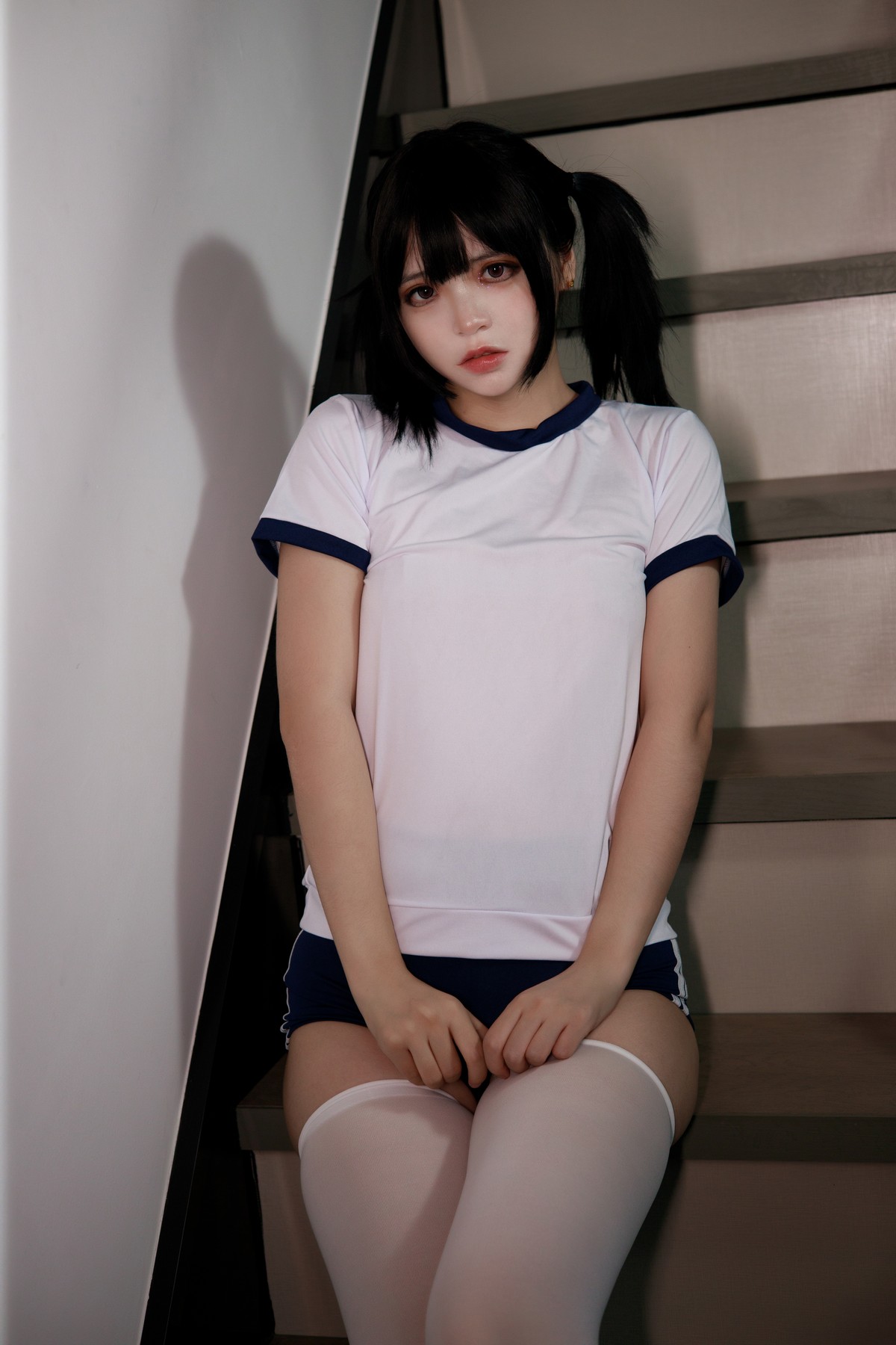 xgyw.top_网络美女疯猫ss白色情人节福袋体操服主题性感运动服配白丝袜秀美腿诱惑写真41P
