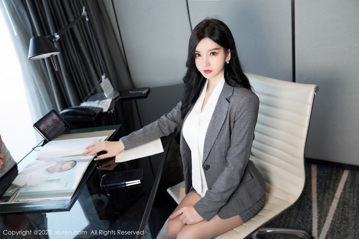 xgyw.top_XiuRen第5177期_女神周于希Sally心愿旅拍性感职业装 黑色情趣服饰完美诱惑写真81P