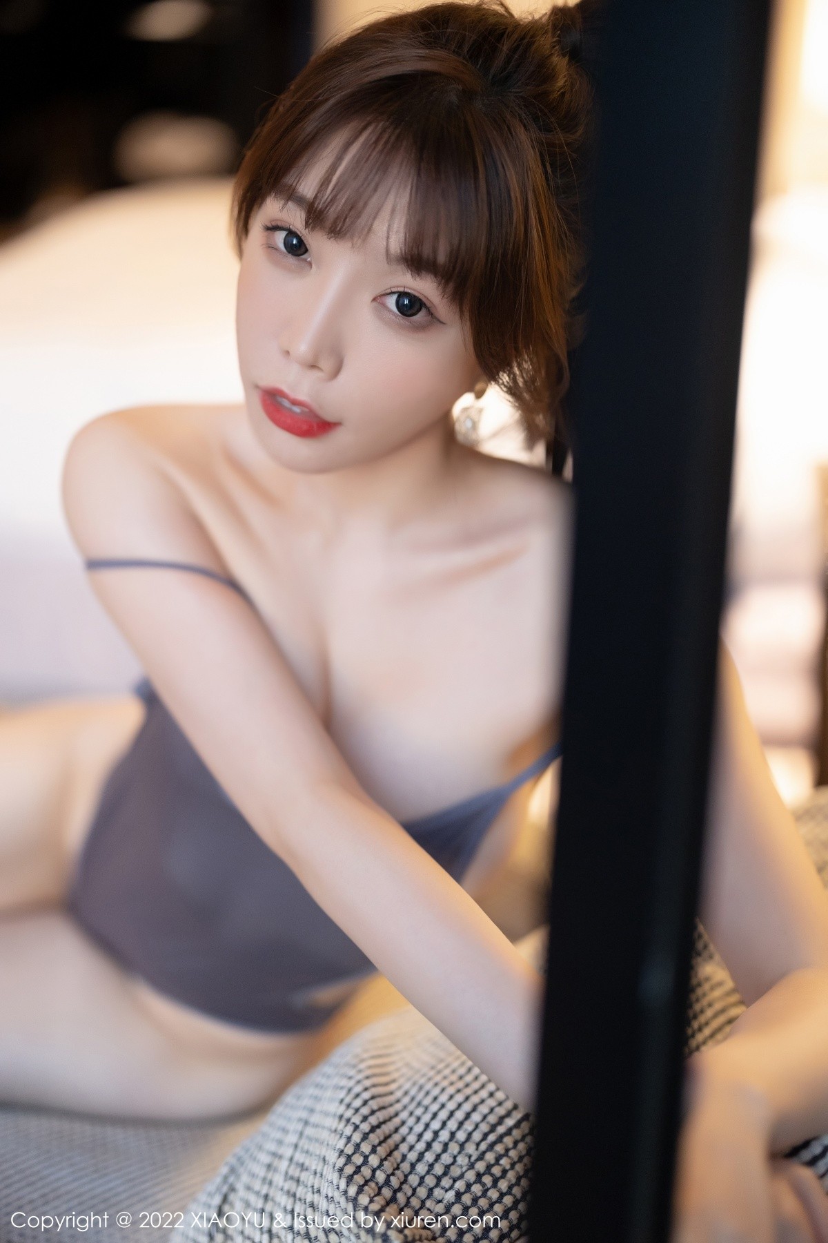 xgyw.top_[XiaoYu画语界]Vol.805_女神芝芝Booty灰色高叉连体衣配灰色丝袜秀翘臀美腿诱惑写真89P