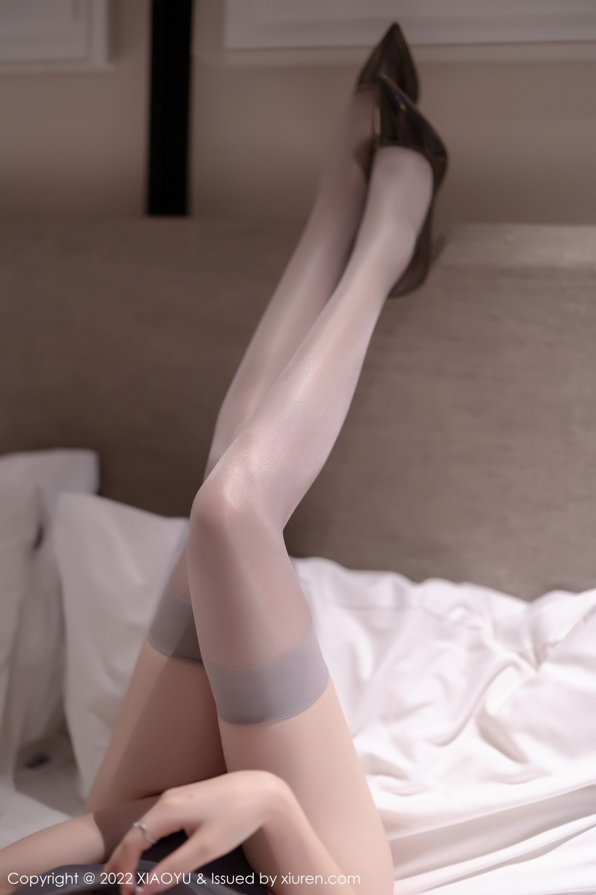 xgyw.top_[XiaoYu画语界]Vol.805_女神芝芝Booty灰色高叉连体衣配灰色丝袜秀翘臀美腿诱惑写真89P
