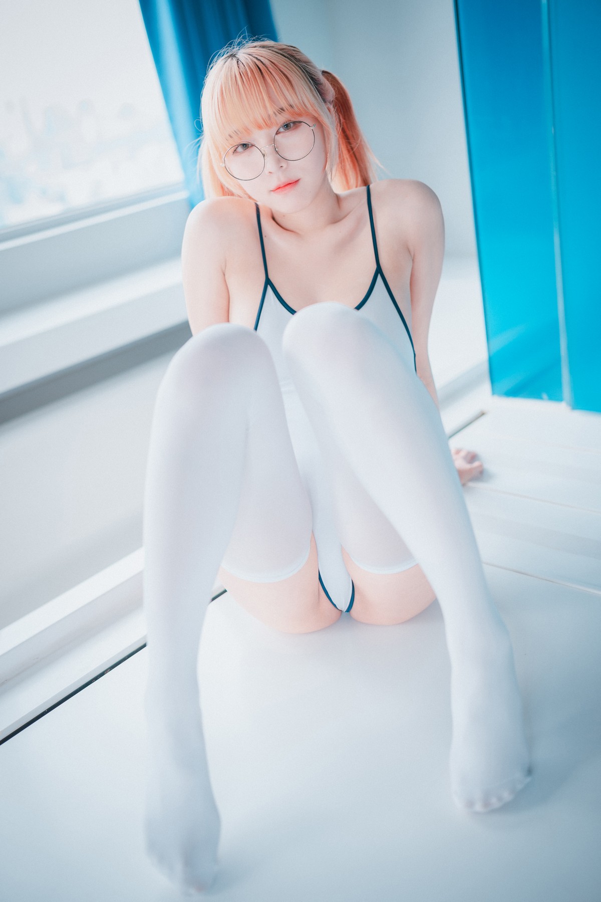xgyw.top_[DJAWA]No.111_模特Parkhaag_Swimming Lessons主题浴室白色连体泳衣湿身诱惑写真85P