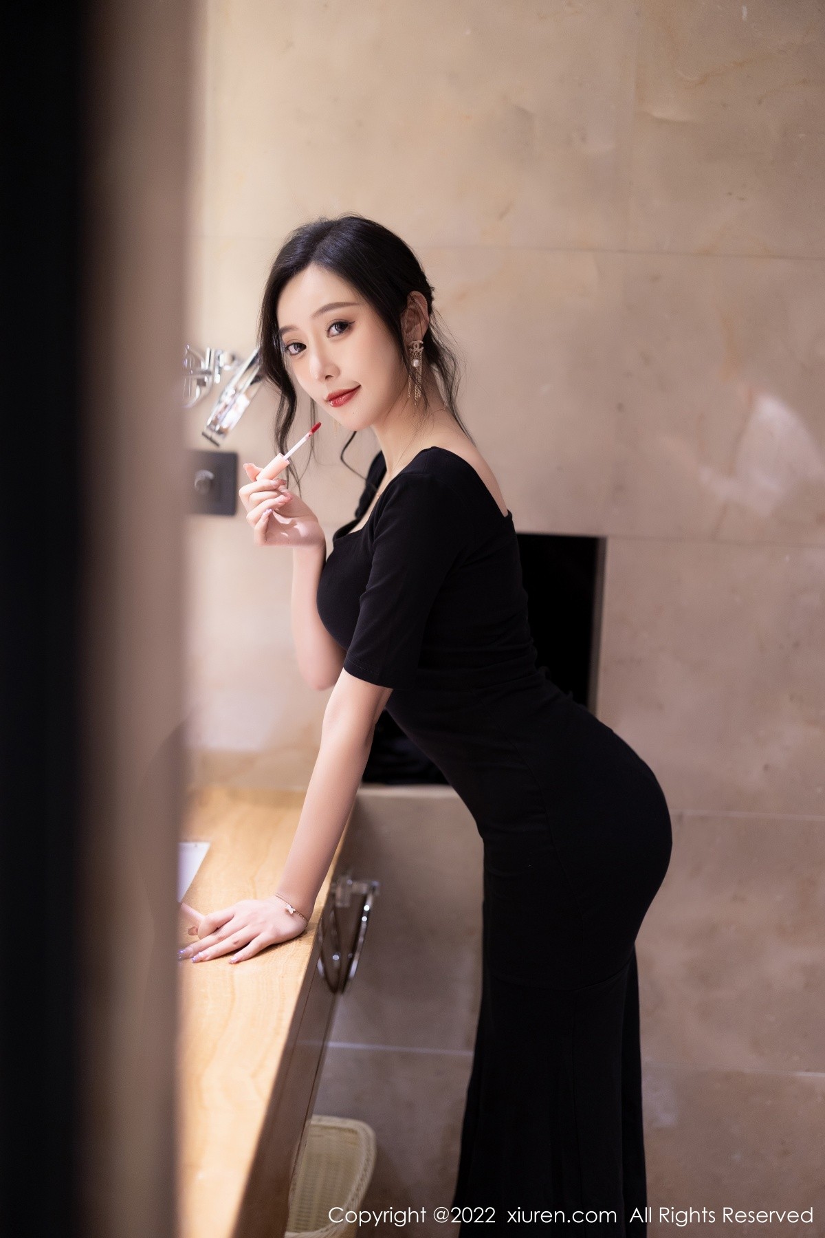 xgyw.top_XiuRen第5187期_女神王馨瑶yanni半脱连衣裙露性感蕾丝内衣秀完美身材诱惑写真60P