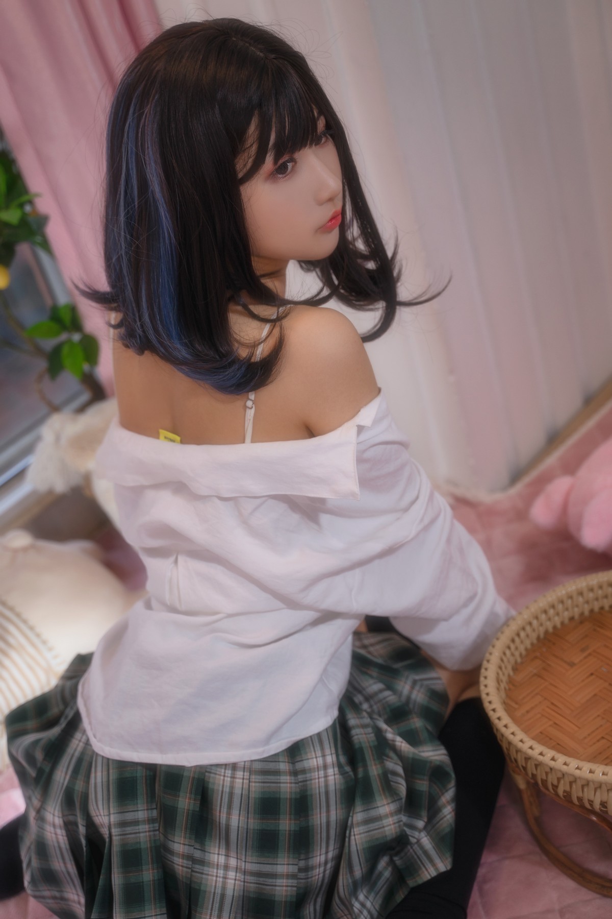 xgyw.top_网络美女可可老师放课后JK主题私房JK制服半脱露草莓内衣性感迷人写真30P