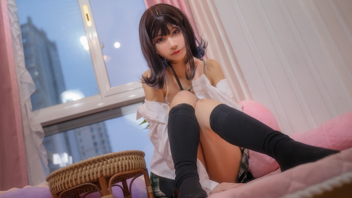 xgyw.top_网络美女可可老师放课后JK主题私房JK制服半脱露草莓内衣性感迷人写真30P