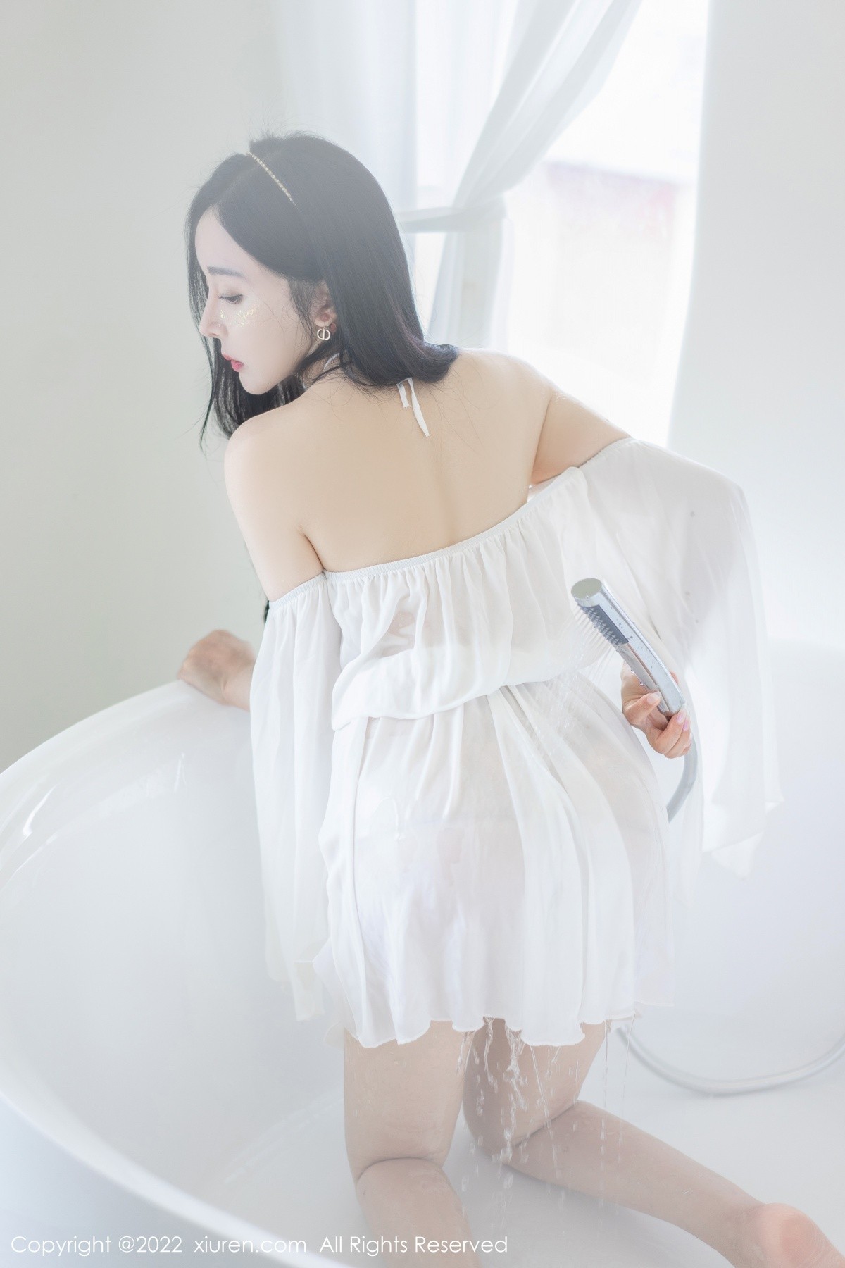 xgyw.top_XiuRen第5188期_模特允爾云南心愿旅拍浴室白色轻透服饰湿身秀丰满身材诱惑写真51P