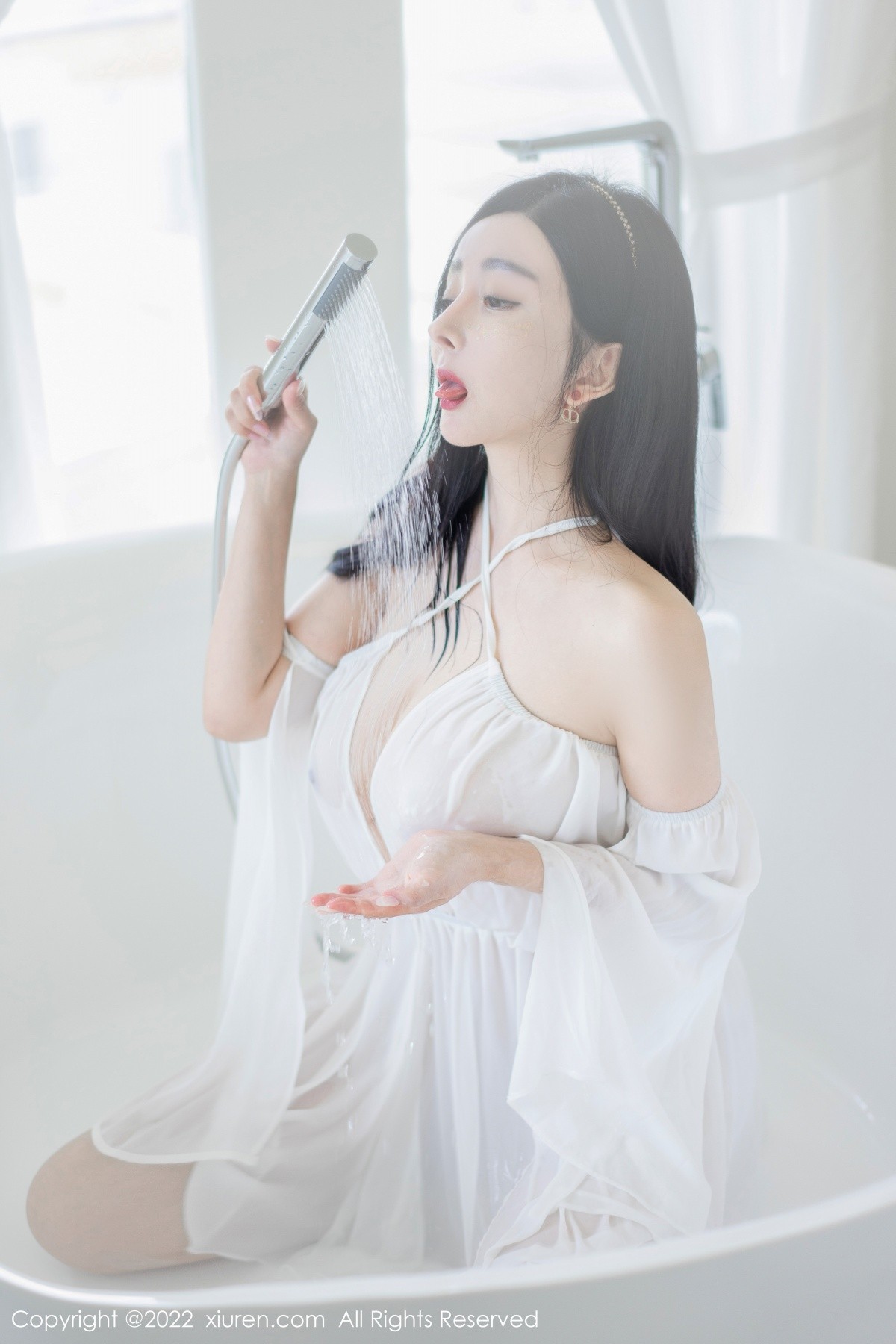 xgyw.top_XiuRen第5188期_模特允爾云南心愿旅拍浴室白色轻透服饰湿身秀丰满身材诱惑写真51P