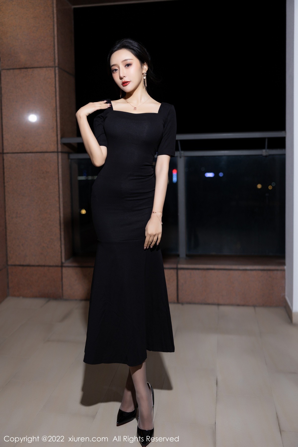 xgyw.top_XiuRen第5187期_女神王馨瑶yanni半脱连衣裙露性感蕾丝内衣秀完美身材诱惑写真60P