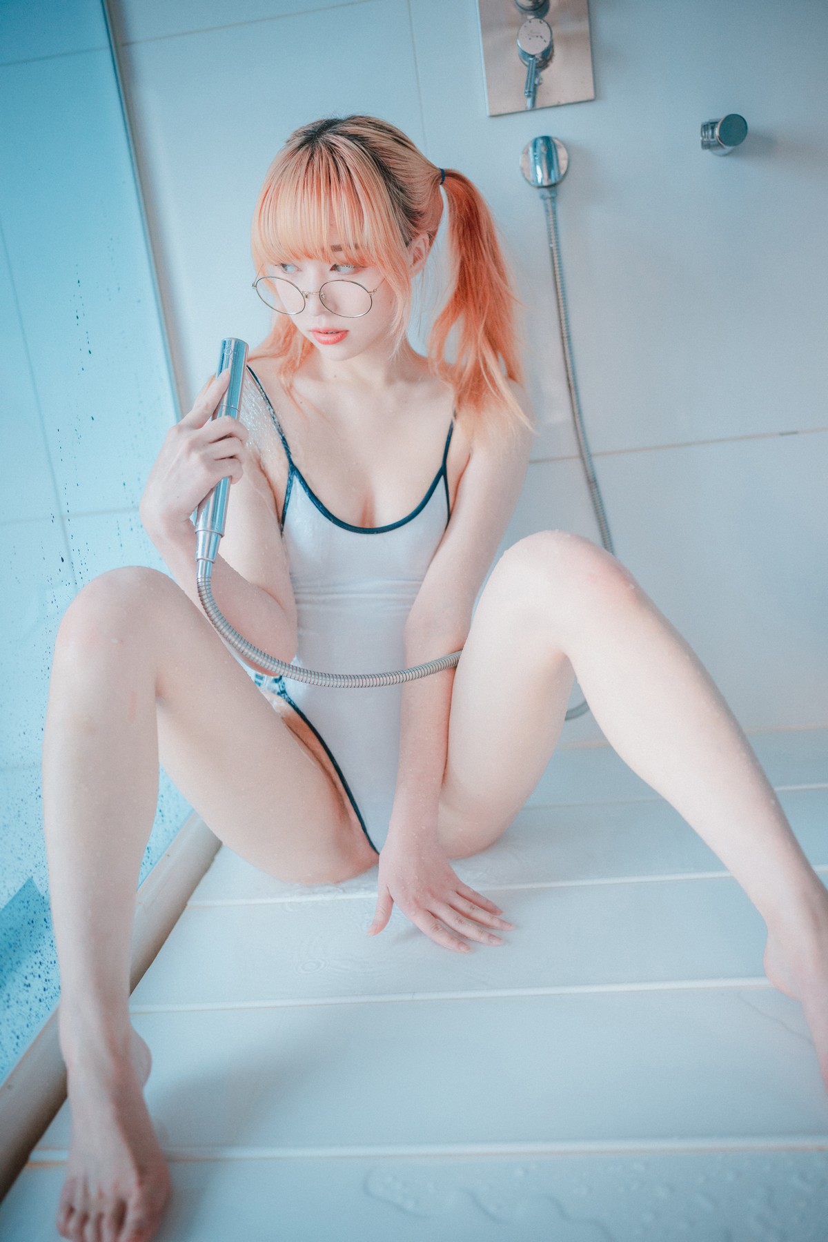 xgyw.top_[DJAWA]No.111_模特Parkhaag_Swimming Lessons主题浴室白色连体泳衣湿身诱惑写真85P