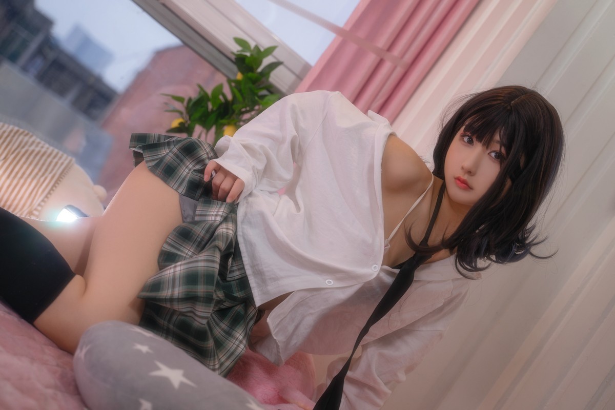 xgyw.top_网络美女可可老师放课后JK主题私房JK制服半脱露草莓内衣性感迷人写真30P