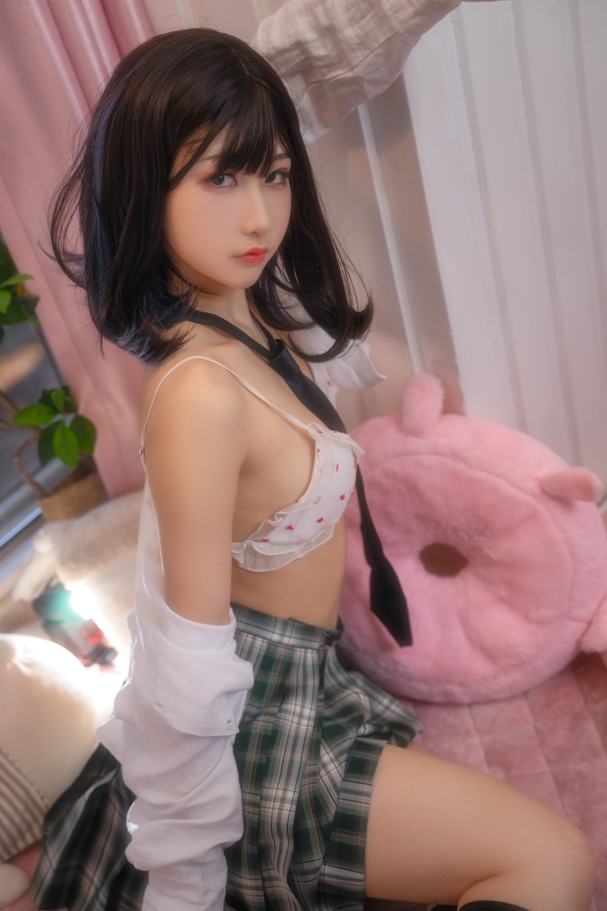 xgyw.top_网络美女可可老师放课后JK主题私房JK制服半脱露草莓内衣性感迷人写真30P