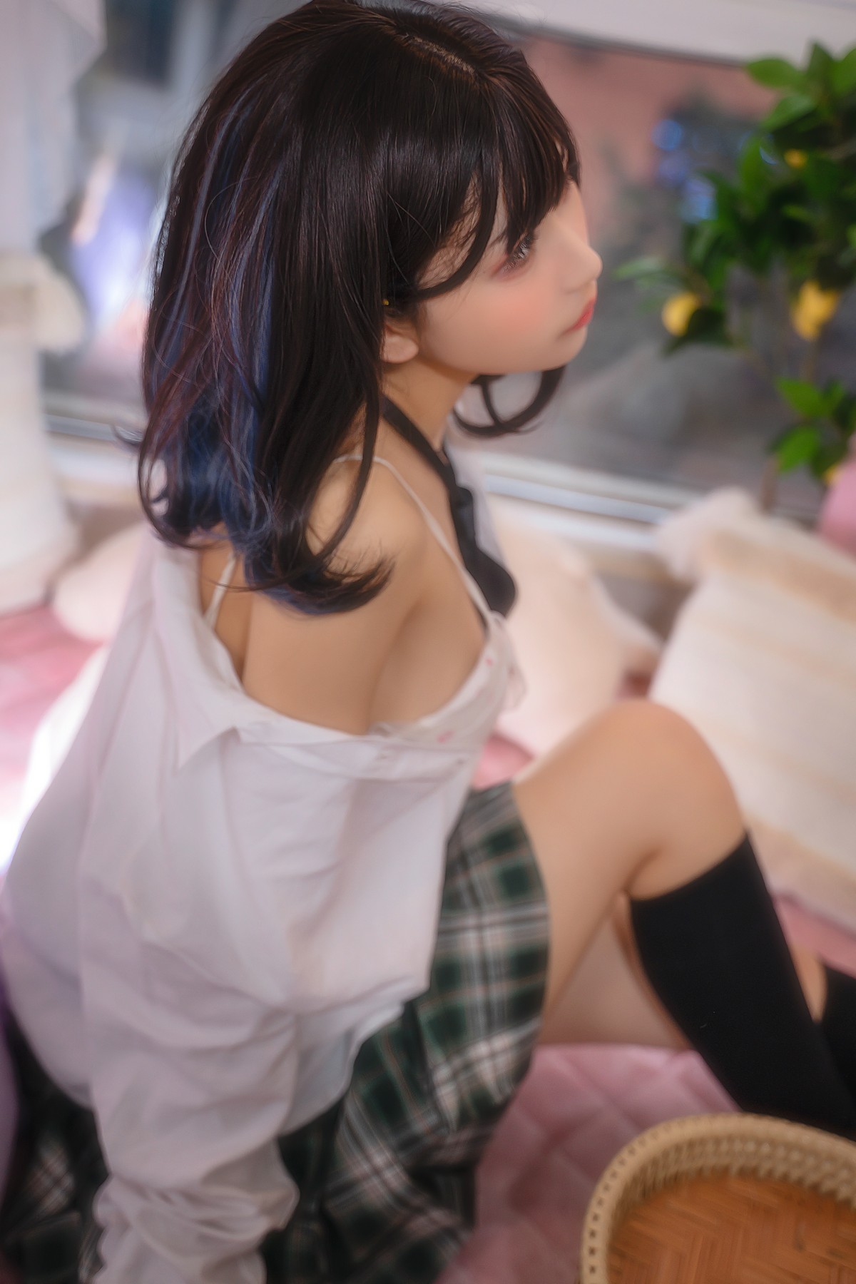 xgyw.top_网络美女可可老师放课后JK主题私房JK制服半脱露草莓内衣性感迷人写真30P