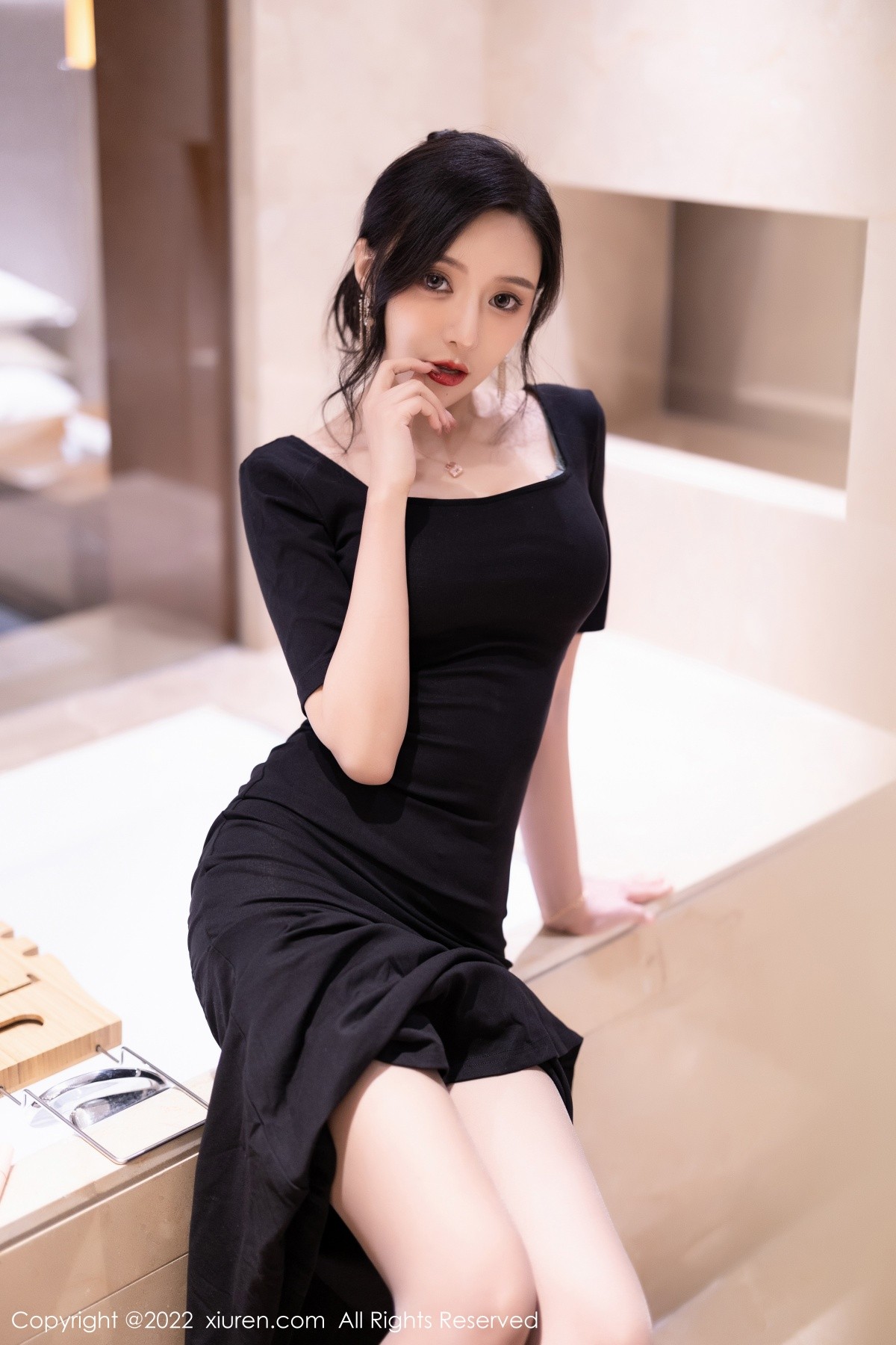 xgyw.top_XiuRen第5187期_女神王馨瑶yanni半脱连衣裙露性感蕾丝内衣秀完美身材诱惑写真60P