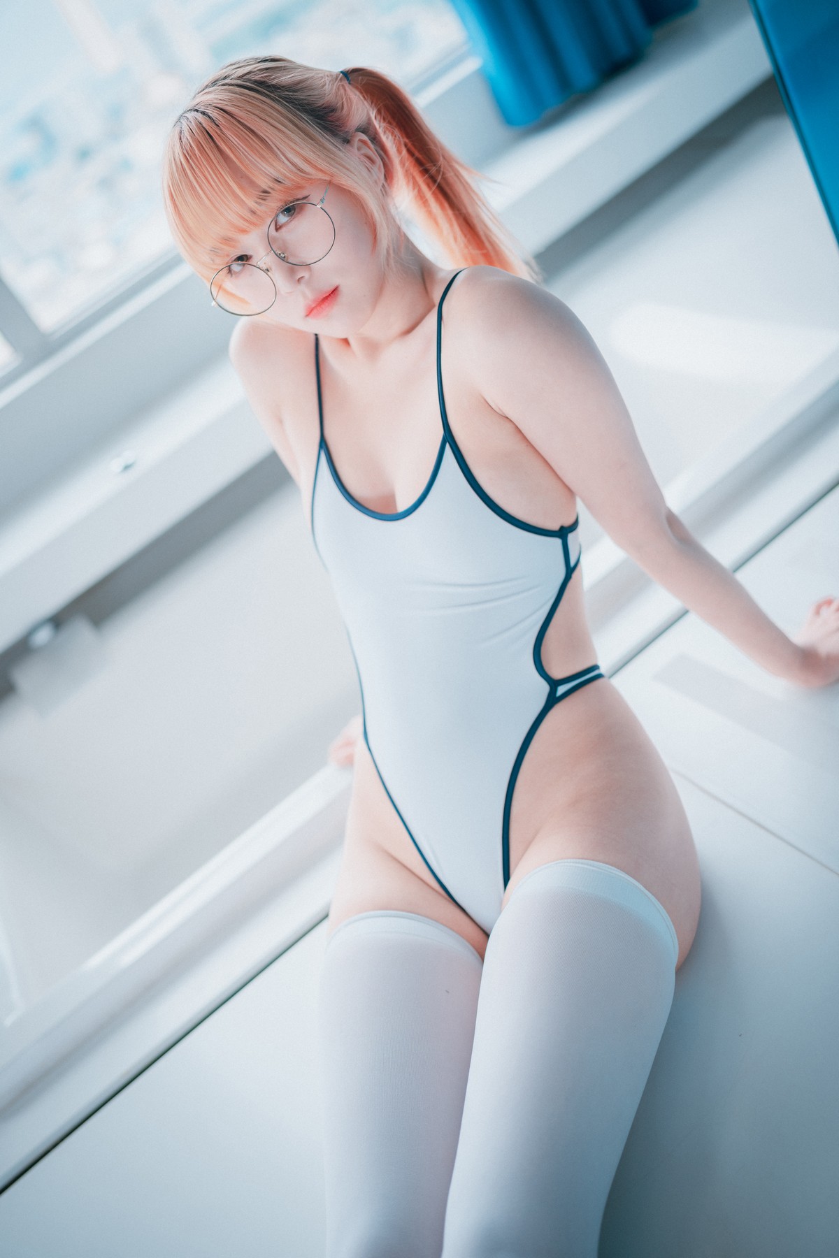 xgyw.top_[DJAWA]No.111_模特Parkhaag_Swimming Lessons主题浴室白色连体泳衣湿身诱惑写真85P