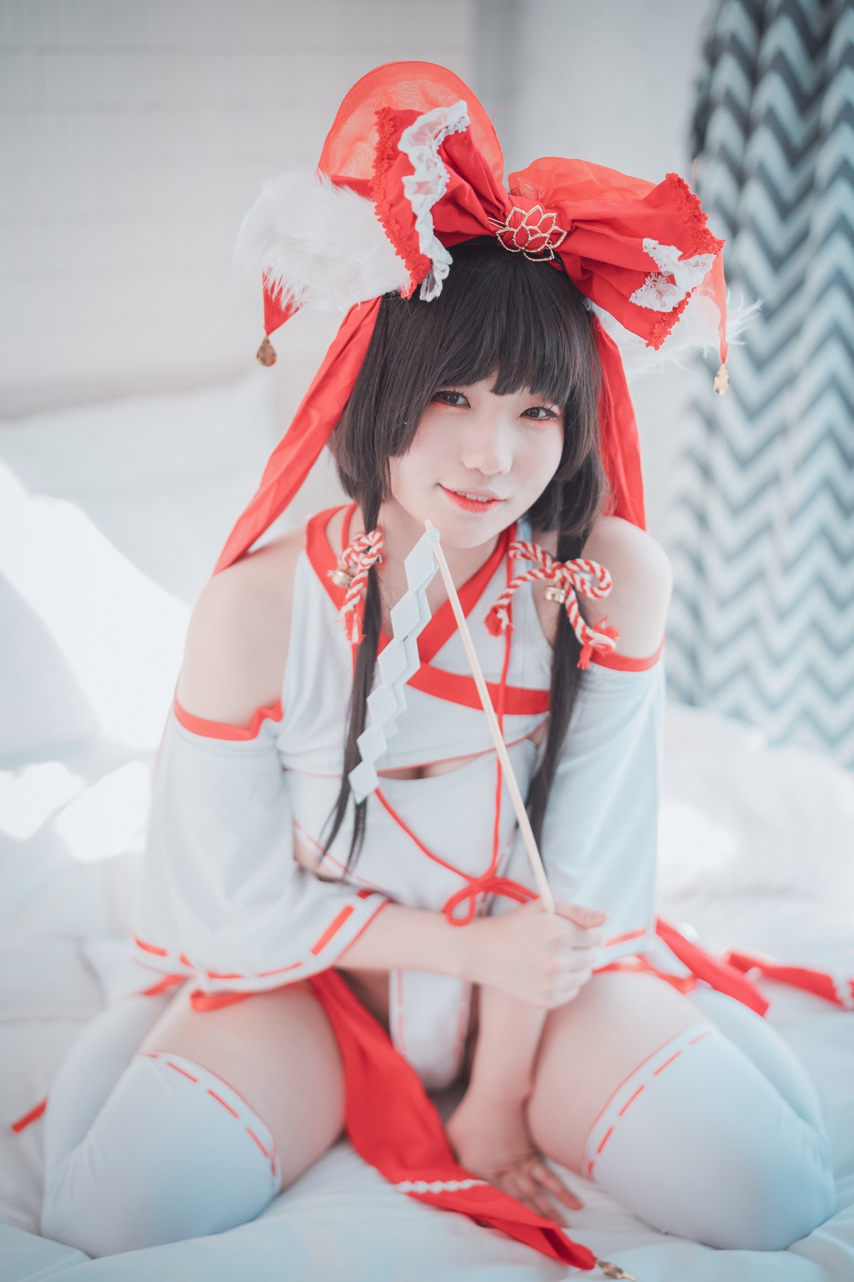 xgyw.top_[DJAWA]No.113_模特Mimmi_Kitsune Miko主题私房性感白色高叉连体衣撩人诱惑写真65P