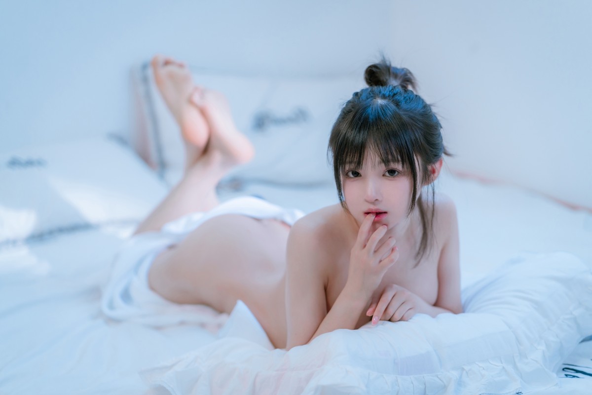 xgyw.top_网络美女桜井宁宁JK之居家主题脱JK制服露性感白色内衣秀丰满身材诱惑写真66P