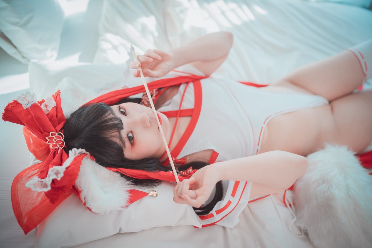 xgyw.top_[DJAWA]No.113_模特Mimmi_Kitsune Miko主题私房性感白色高叉连体衣撩人诱惑写真65P