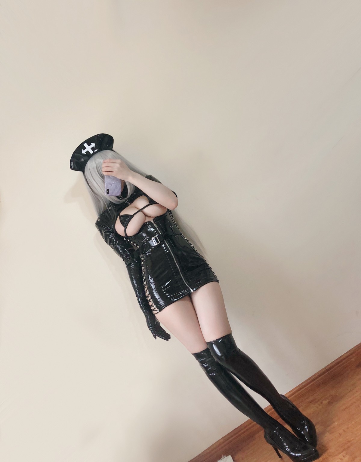 xgyw.top_动漫博主小仓千代w暗黑护士自拍主题性感黑色皮质服饰露豪乳遮点诱惑写真40P