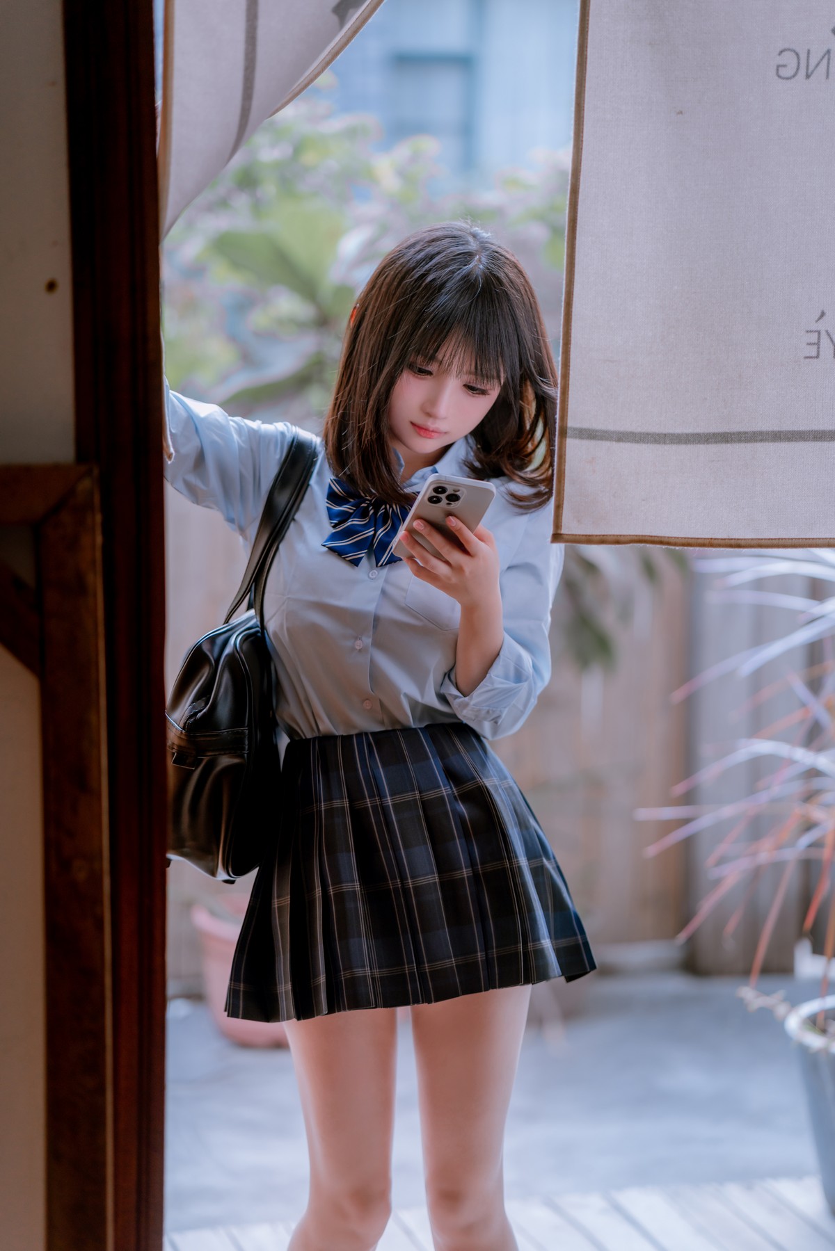 xgyw.top_网络美女桜井宁宁JK之居家主题脱JK制服露性感白色内衣秀丰满身材诱惑写真66P