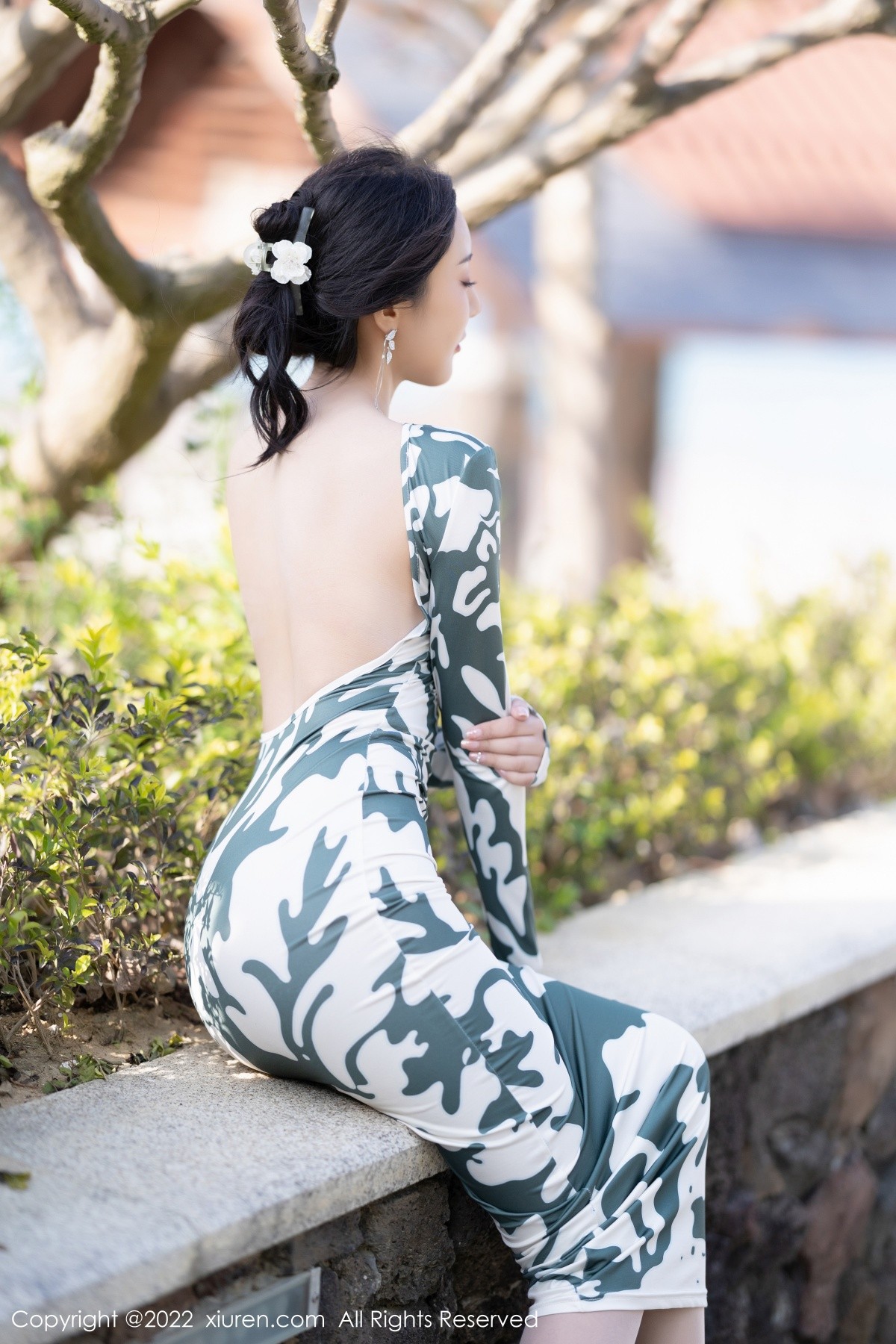 xgyw.top_XiuRen第5194期_女神王馨瑶yanni厦门旅拍脱紧身连衣裙露灰色蕾丝内衣诱惑写真90P