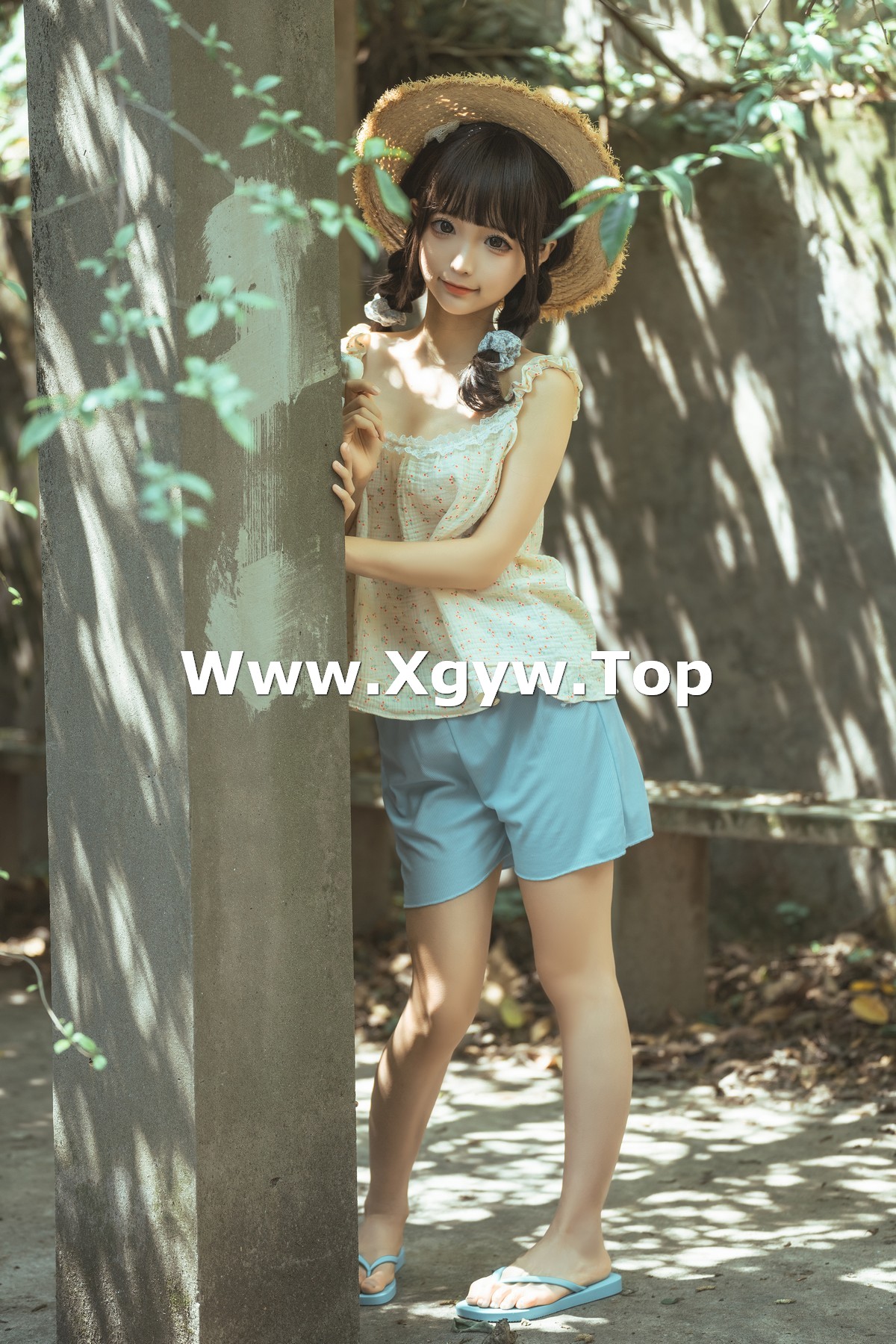 xgyw.top_动漫博主蠢沫沫乡下妹妹主题户外半脱性感上衣露傲人豪乳遮点极致诱惑写真125P