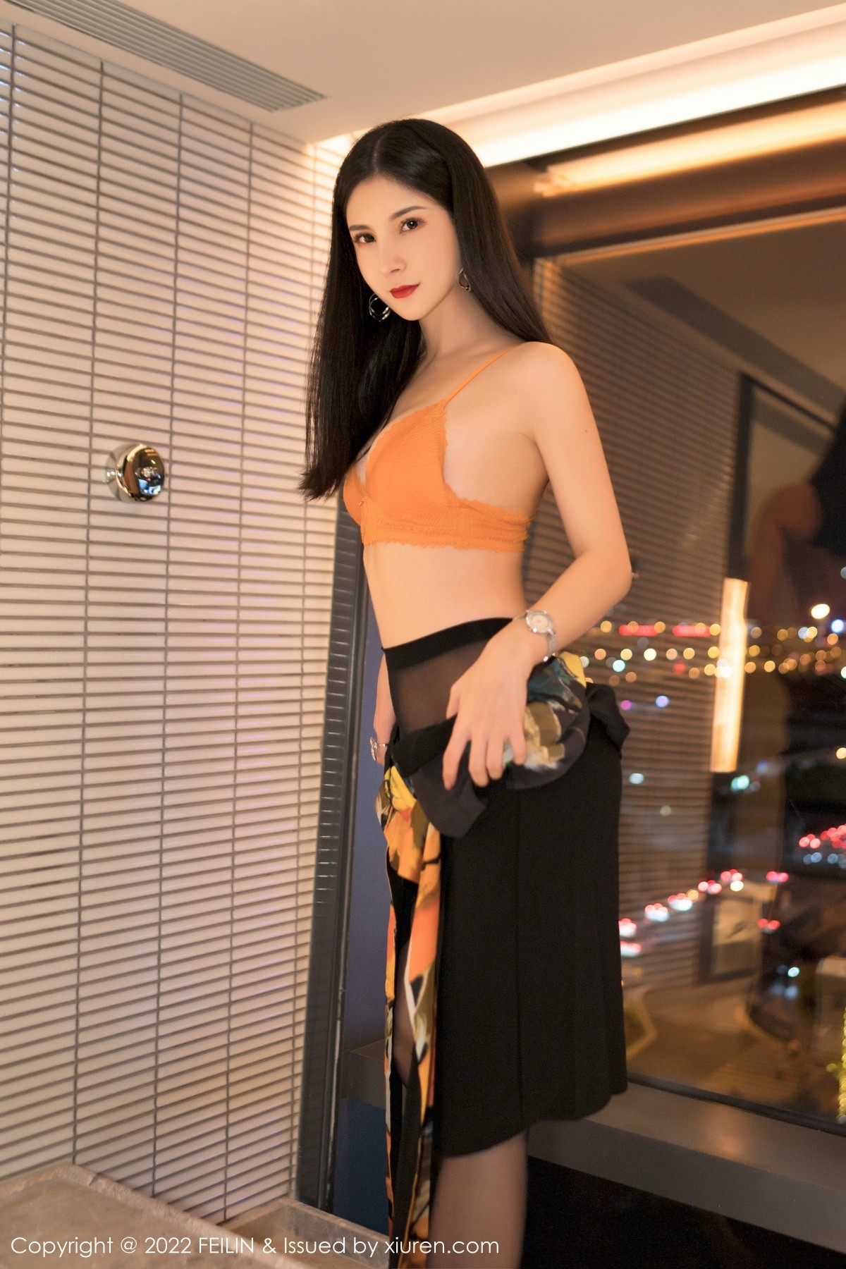 xgyw.top_[FeiLin嗲囡囡]VOL.355_模特小蛮妖Yummy私房脱黑色连衣裙露性感橙色内衣诱惑写真100P