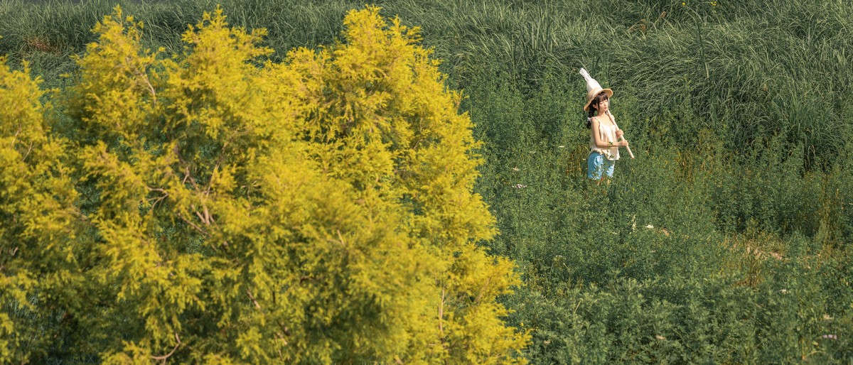 xgyw.top_动漫博主蠢沫沫乡下妹妹主题户外半脱性感上衣露傲人豪乳遮点极致诱惑写真125P