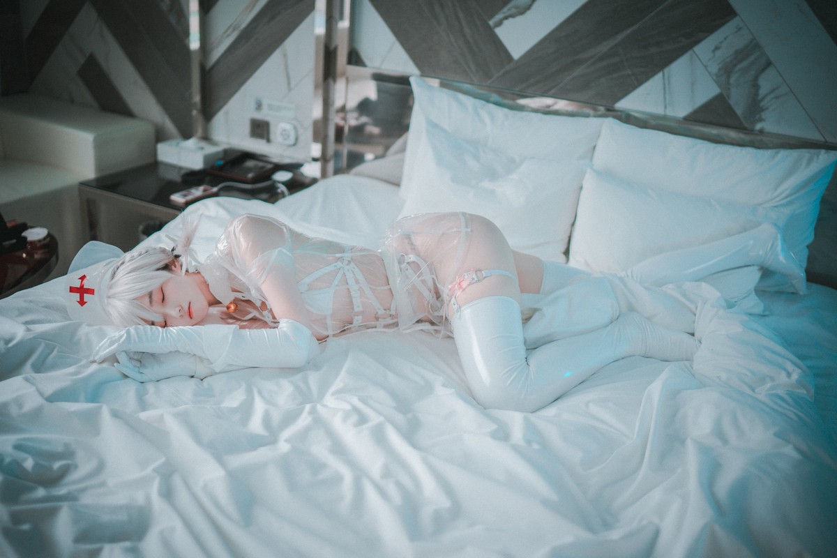 xgyw.top_[DJAWA]No.116_模特Bambi_Nurse Nation(White ver)主题白色胶衣护士装撩人诱惑写真82P