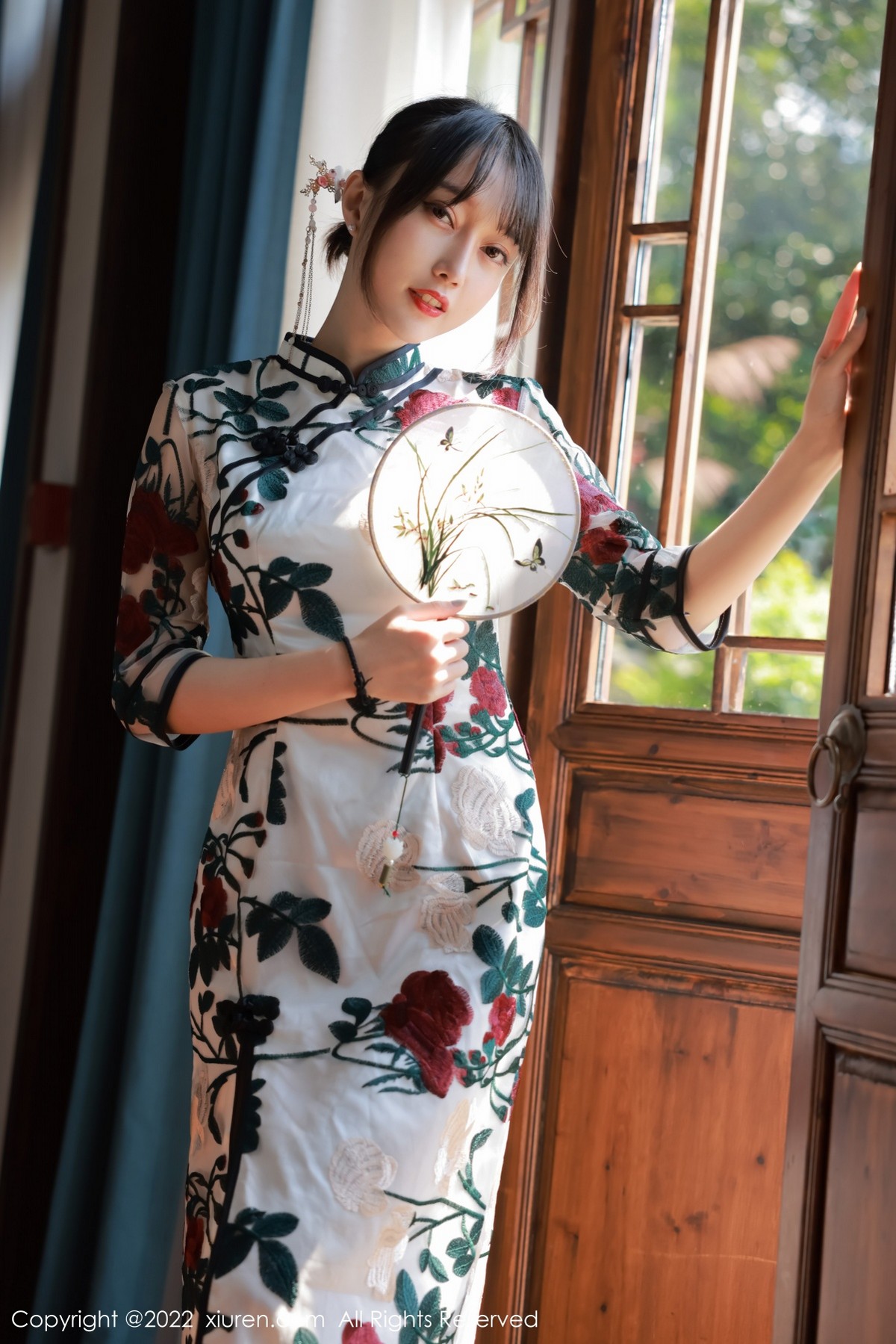 xgyw.top_XiuRen第5199期_模特玥儿玥er澳门旅拍半脱露黑色轻透内衣配超薄黑丝诱惑写真77P
