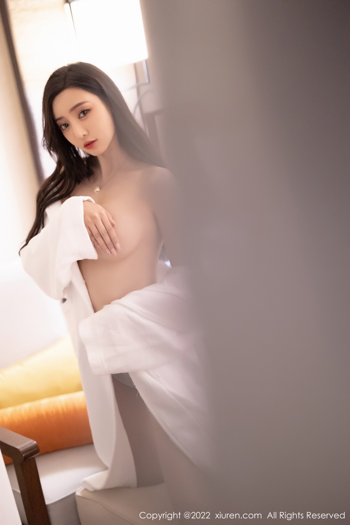 xgyw.top_XiuRen第5194期_女神王馨瑶yanni厦门旅拍脱紧身连衣裙露灰色蕾丝内衣诱惑写真90P